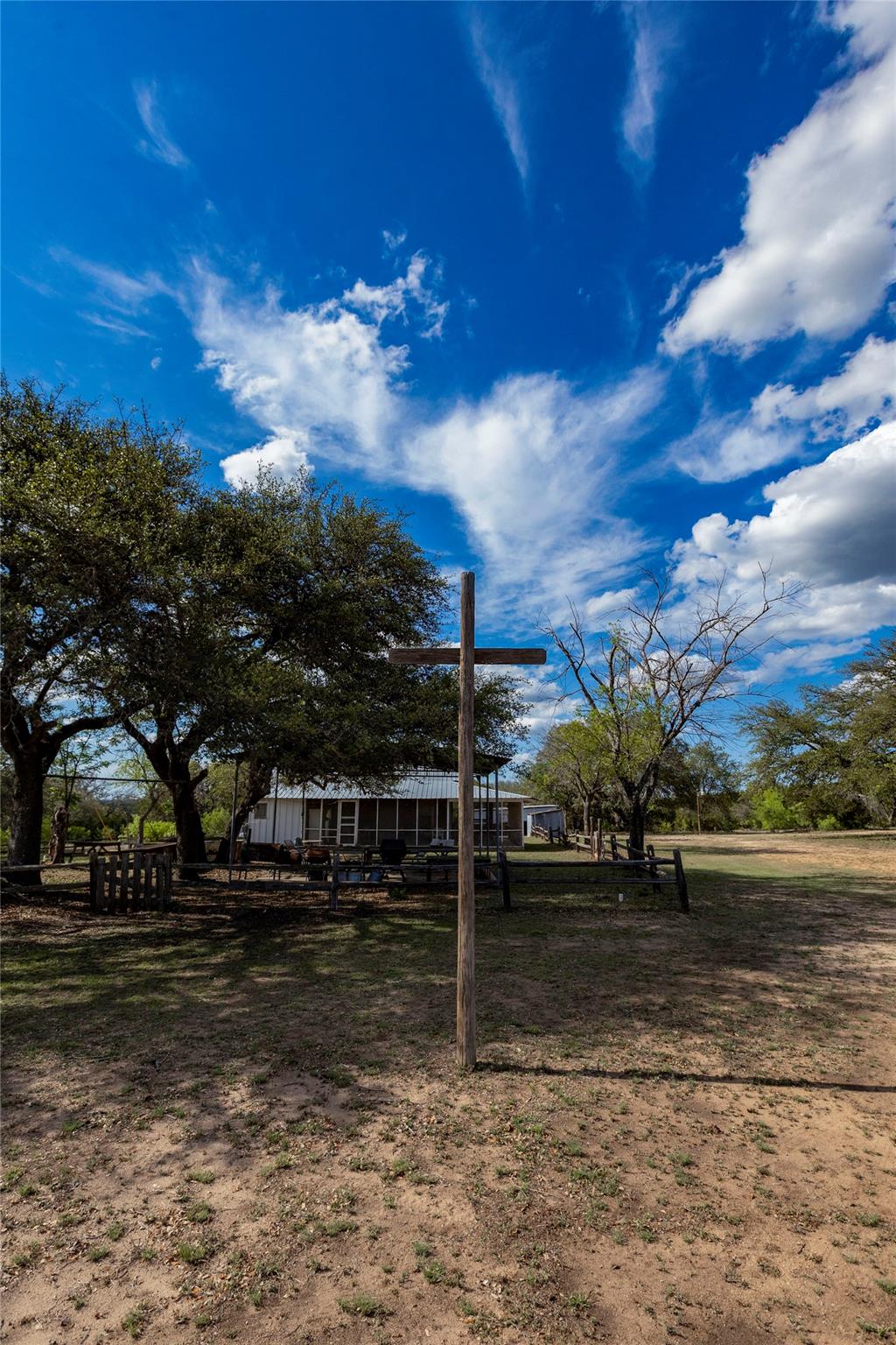 Image 20 of 31 For 9939 County Road 404