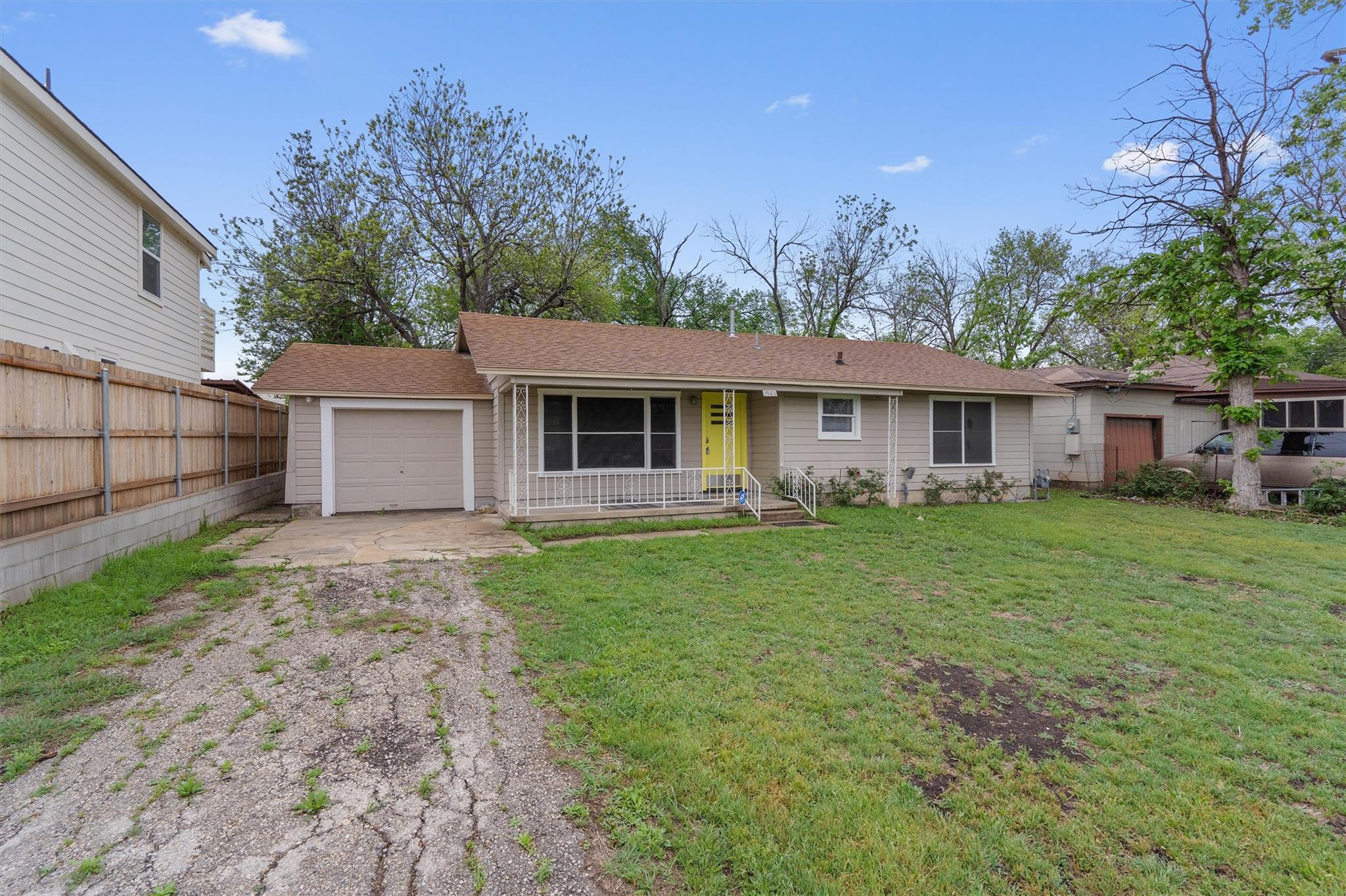 Details for 1908 2nd St , Taylor, TX 76574