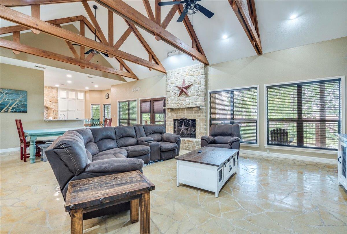 Image 3 of 39 For 302 Guadalupe River Dr