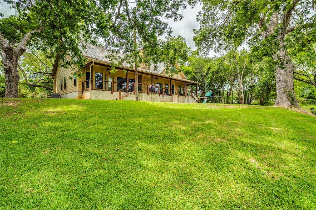 Image 34 of 39 For 302 Guadalupe River Dr