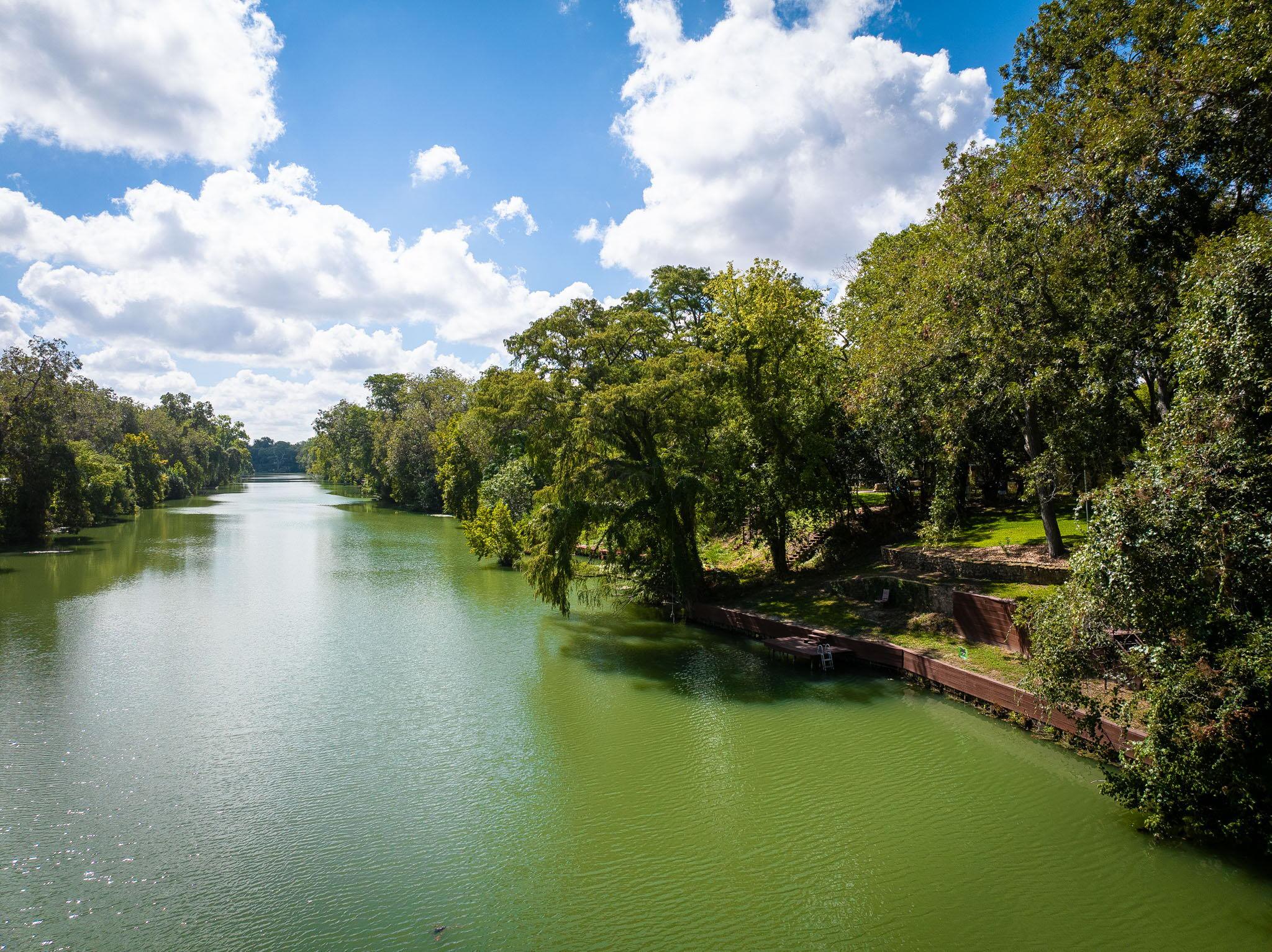 Image 36 of 39 For 302 Guadalupe River Dr