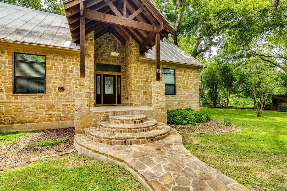 Image 39 of 39 For 302 Guadalupe River Dr