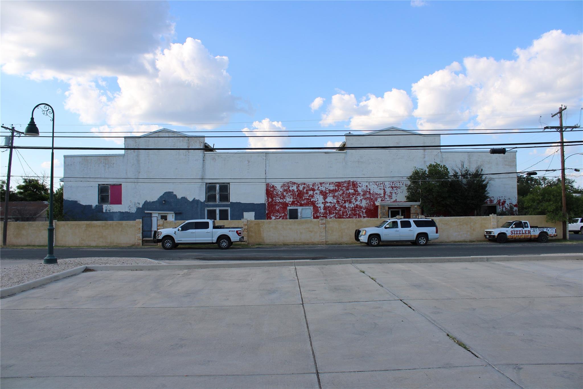 Details for 702 Pecan St, Junction, TX 76849