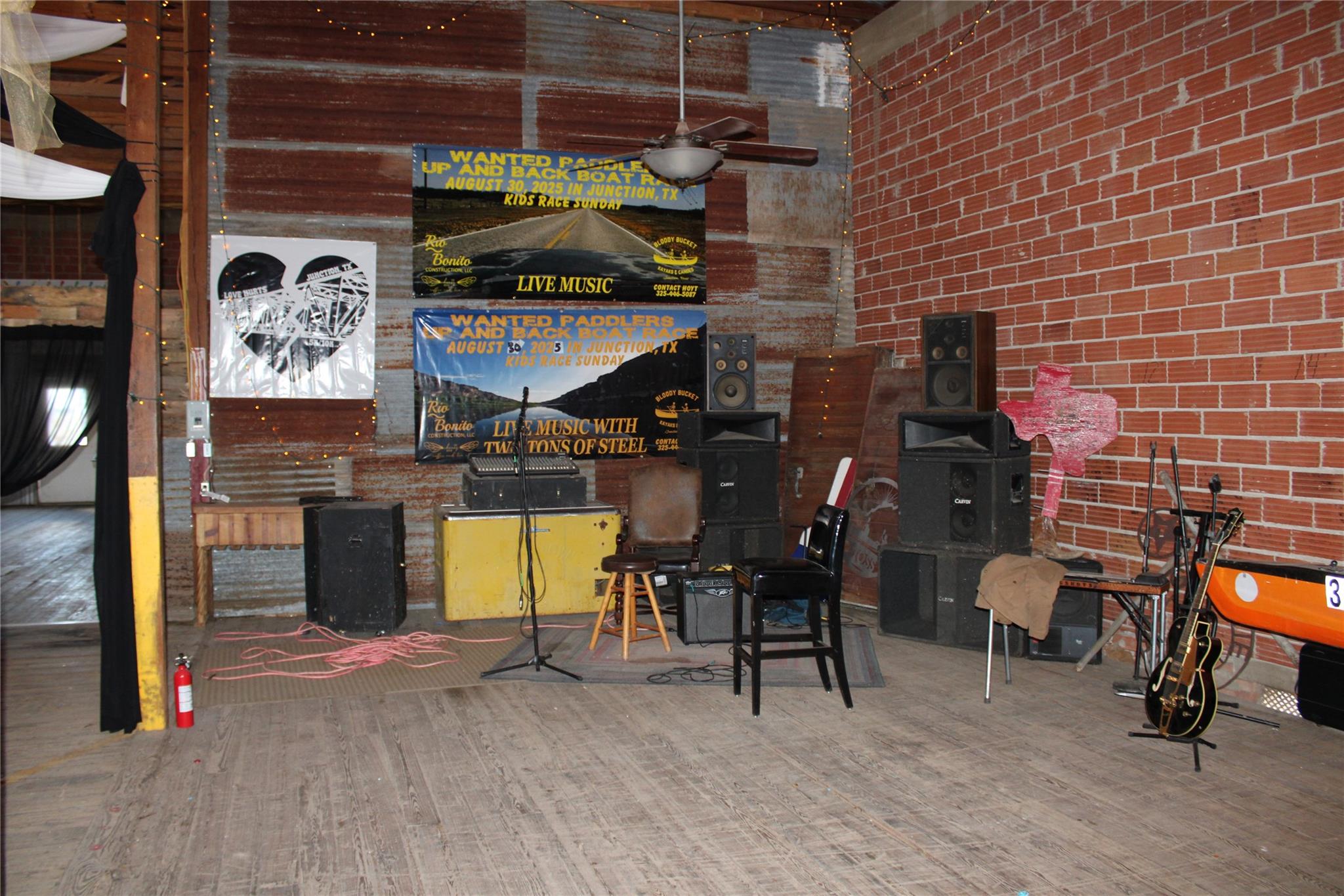 Image 11 of 18 For 702 Pecan St