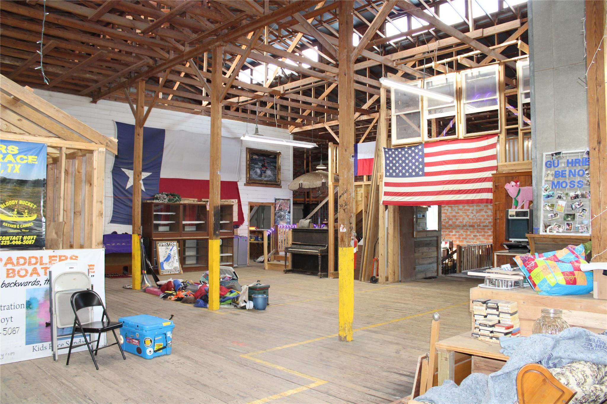 Image 12 of 18 For 702 Pecan St