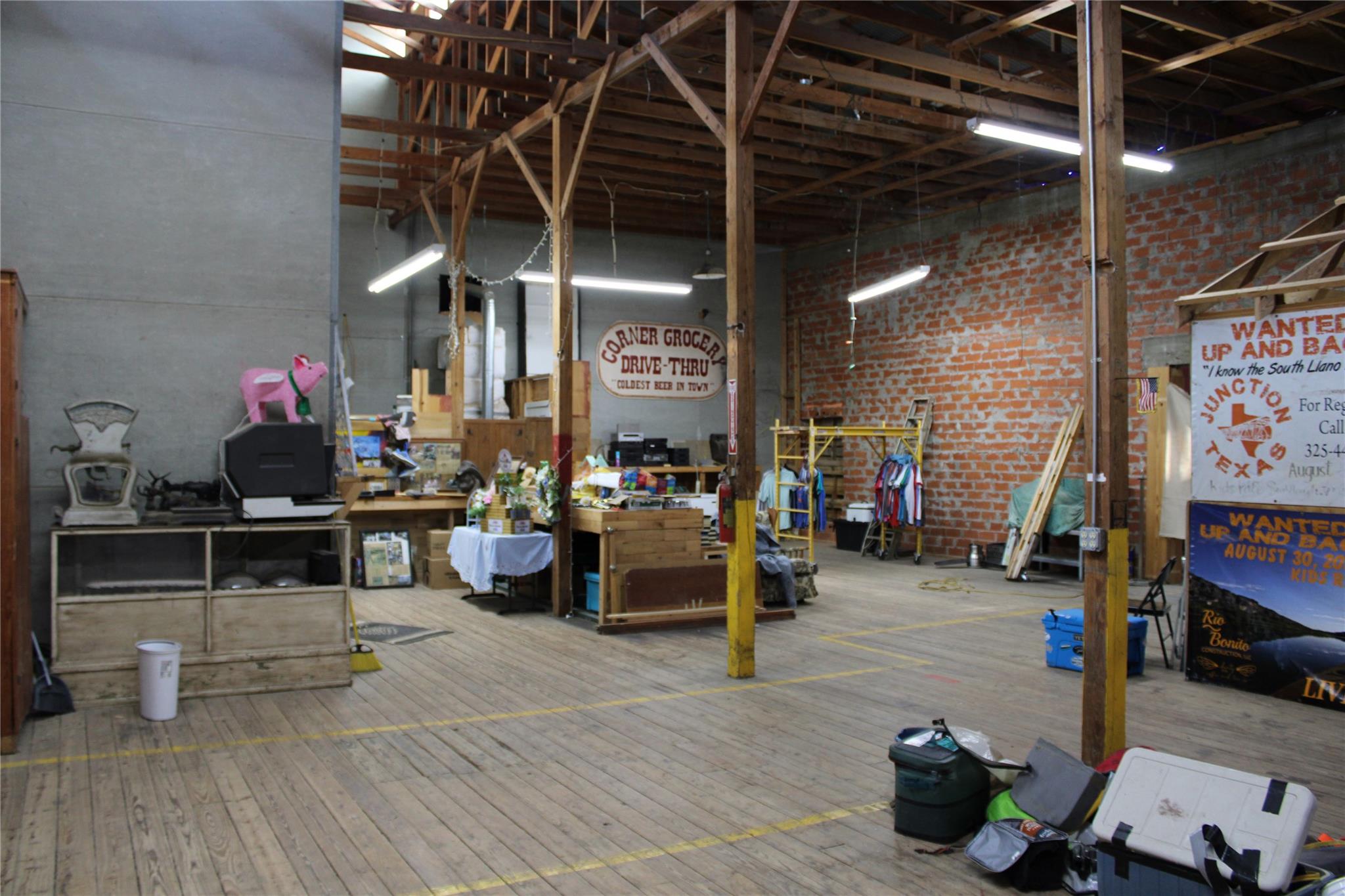 Image 14 of 18 For 702 Pecan St