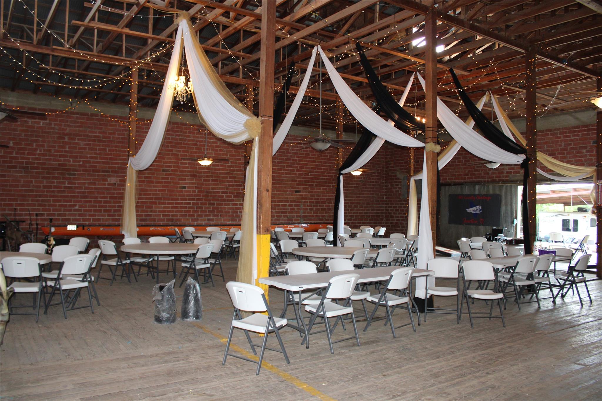 Image 15 of 18 For 702 Pecan St