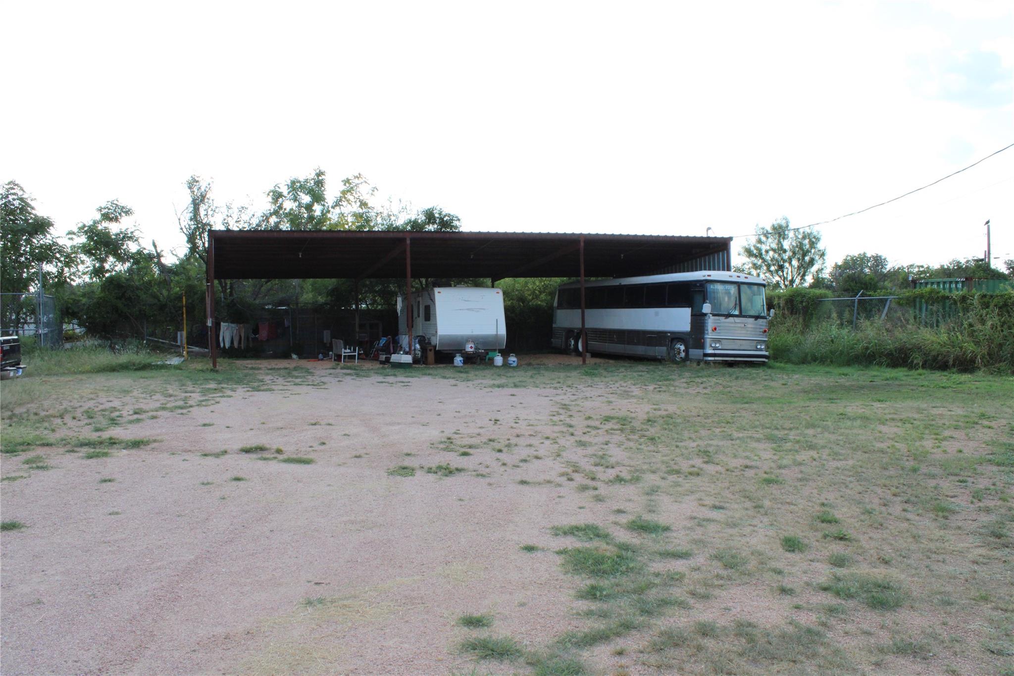 Image 3 of 18 For 702 Pecan St