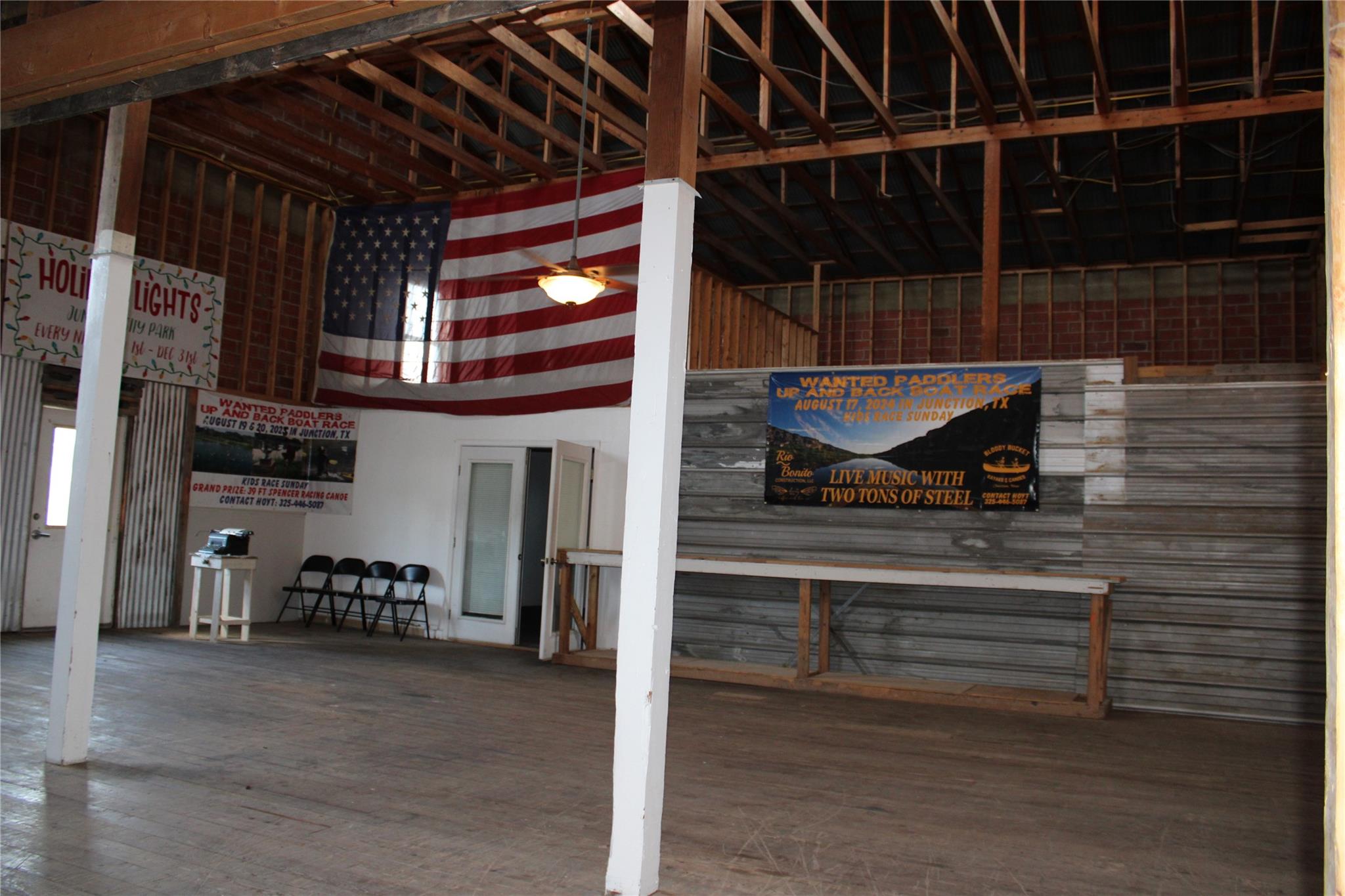 Image 8 of 18 For 702 Pecan St