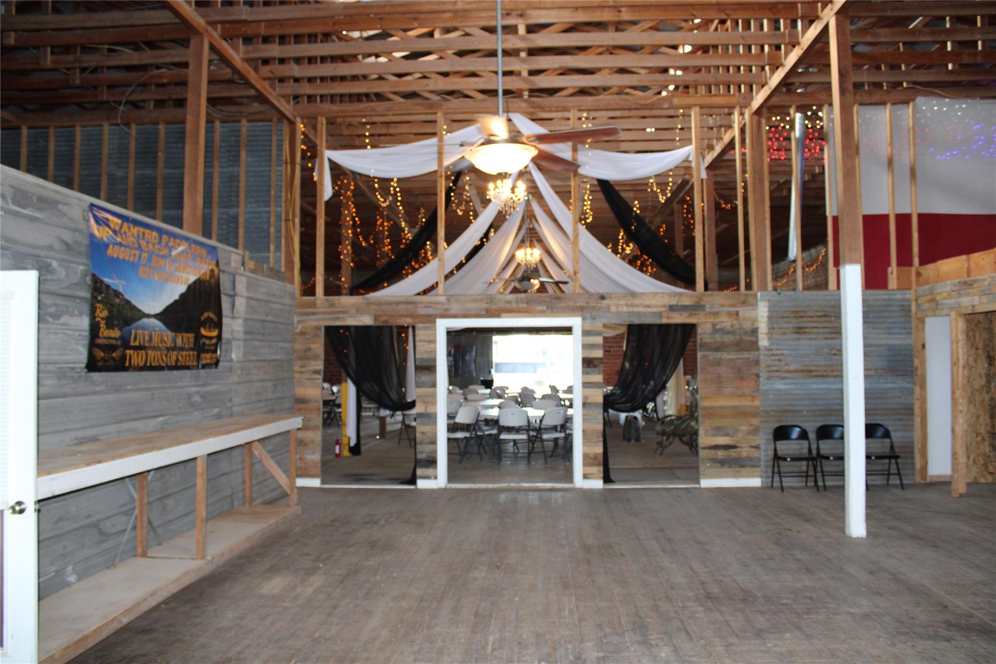 Image 9 of 18 For 702 Pecan St