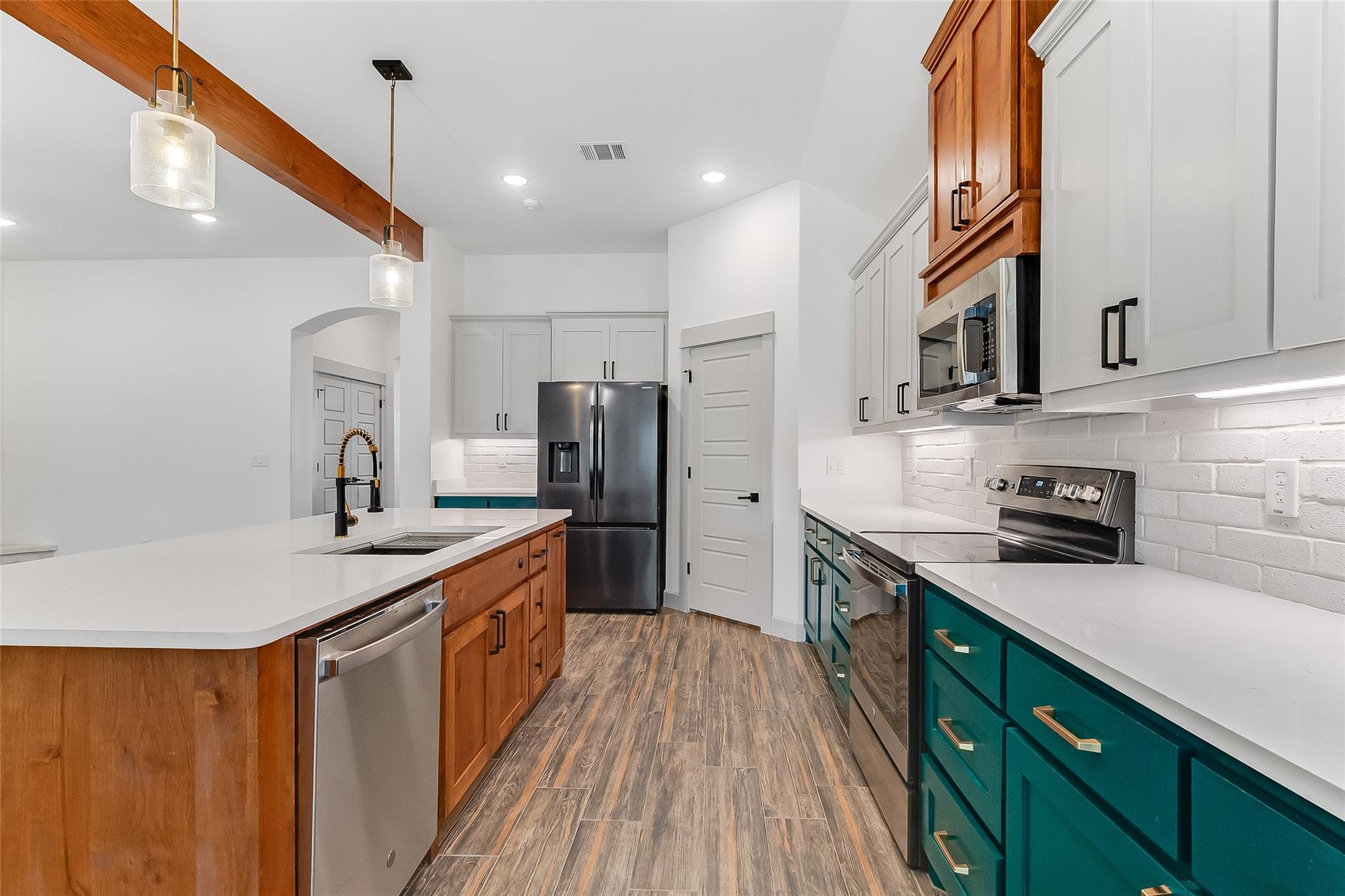 Image 10 of 34 For 825 County Road 3152