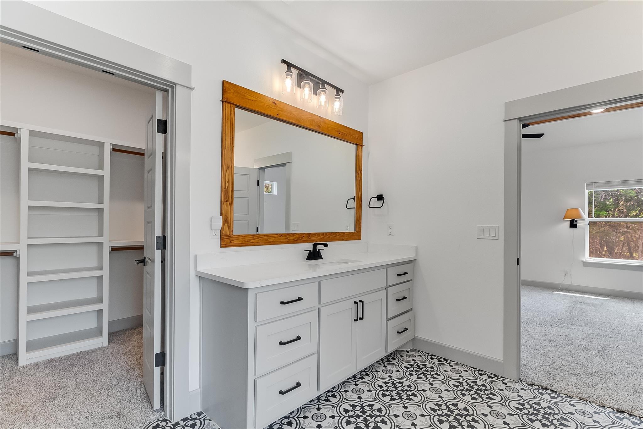 Image 17 of 34 For 825 County Road 3152