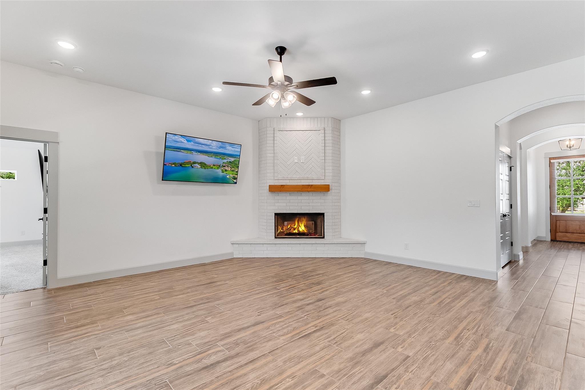 Image 6 of 34 For 825 County Road 3152