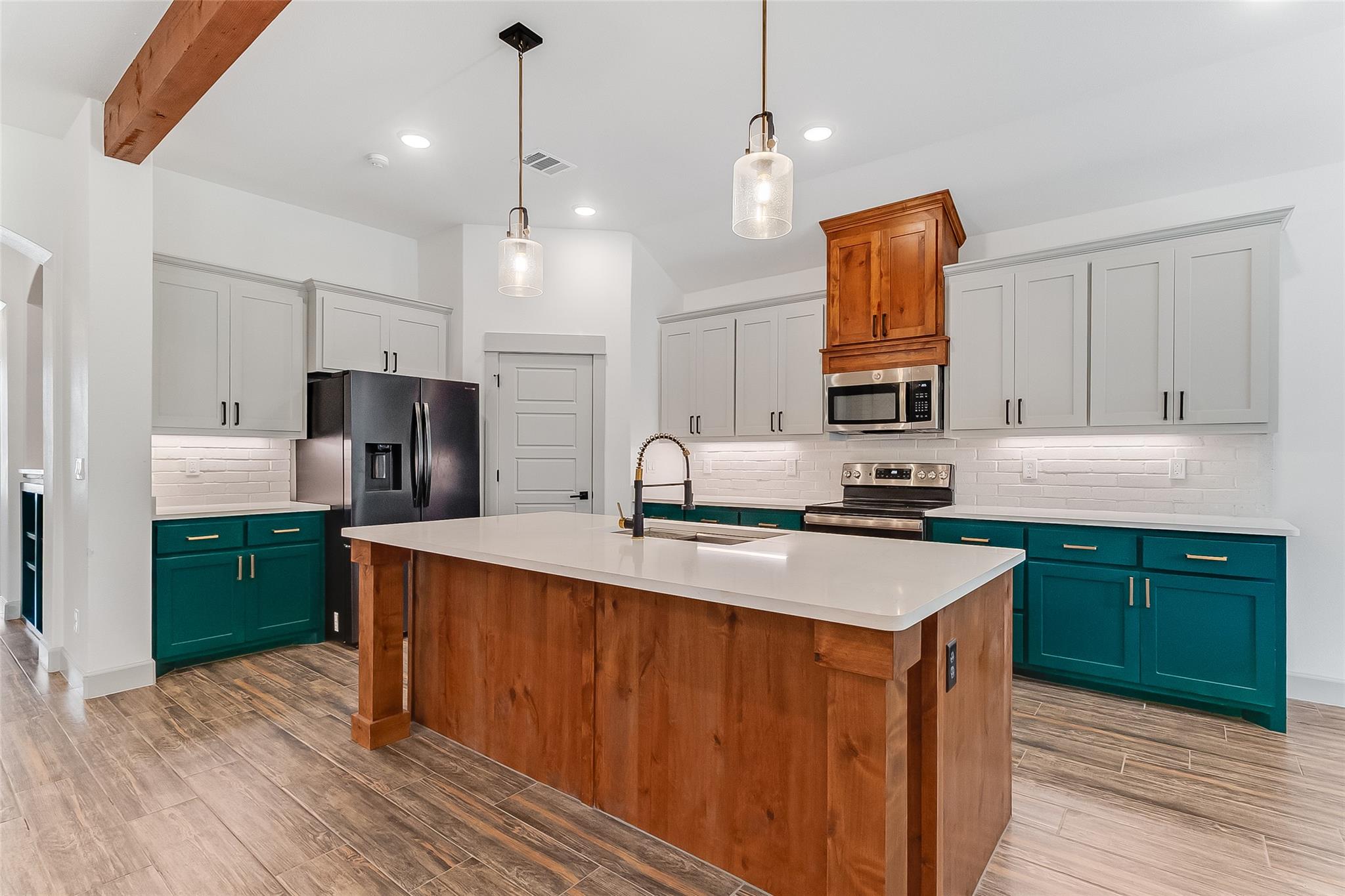 Image 8 of 34 For 825 County Road 3152