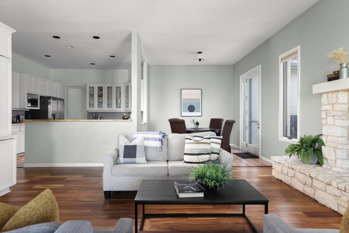 Image 12 of 30 For 2605 Stratford Dr