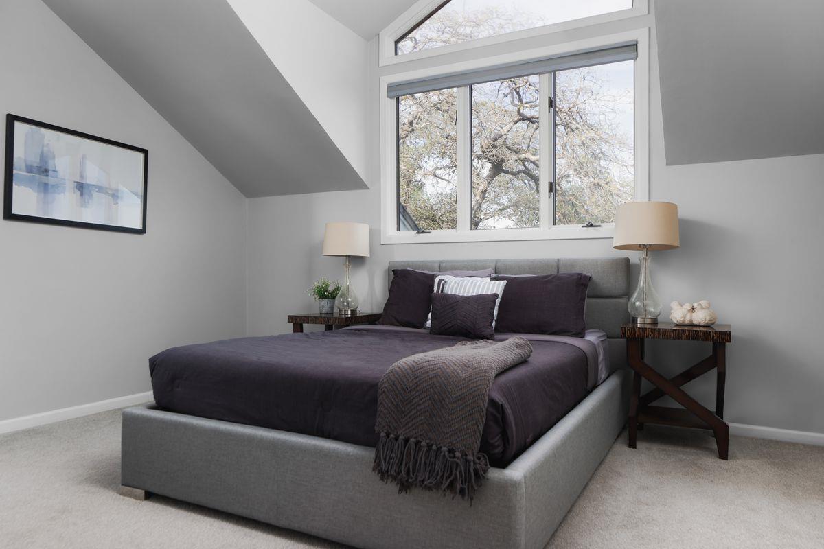 Image 21 of 30 For 2605 Stratford Dr