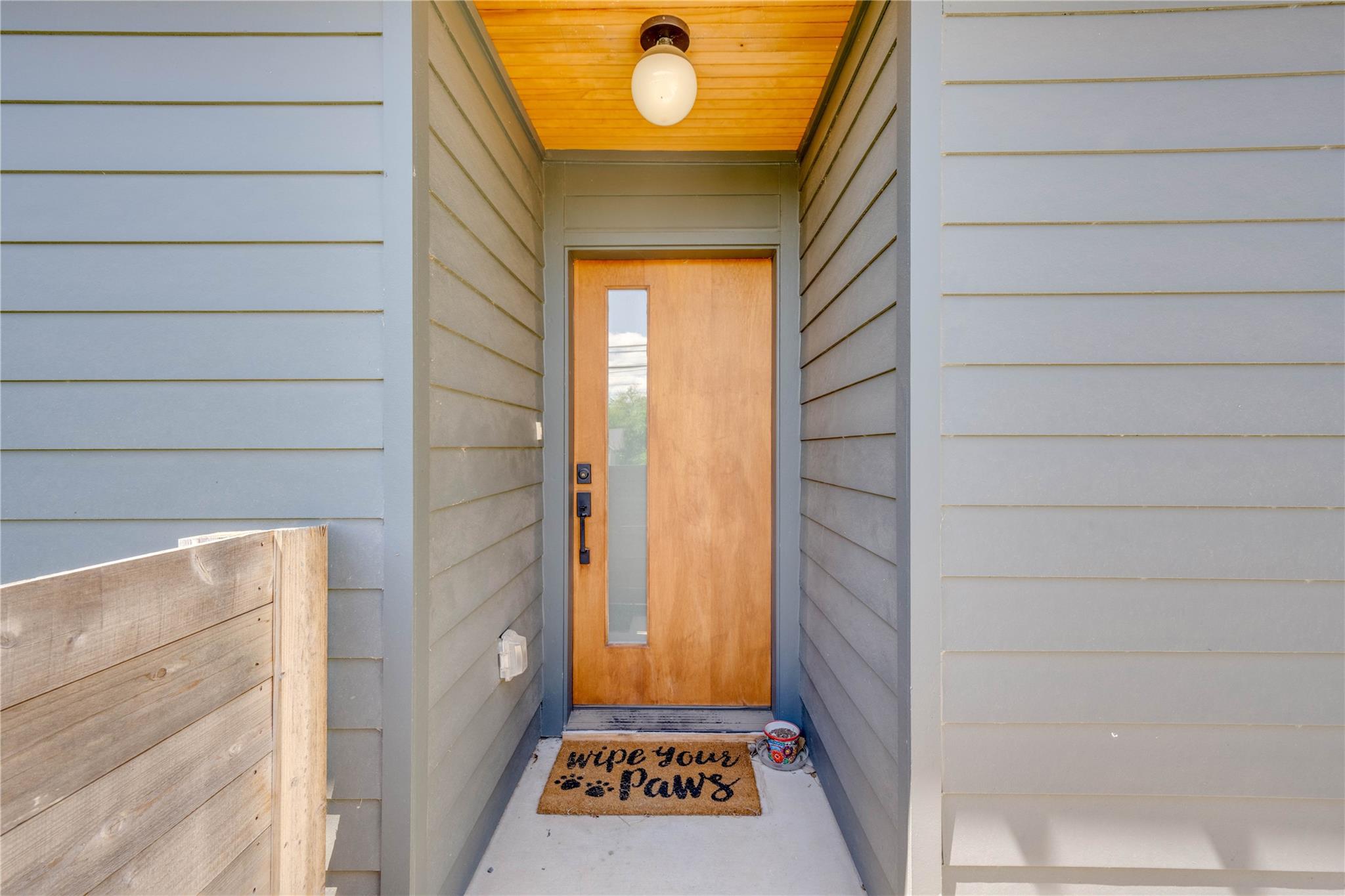 Image 2 of 37 For 1208 Luna St 1