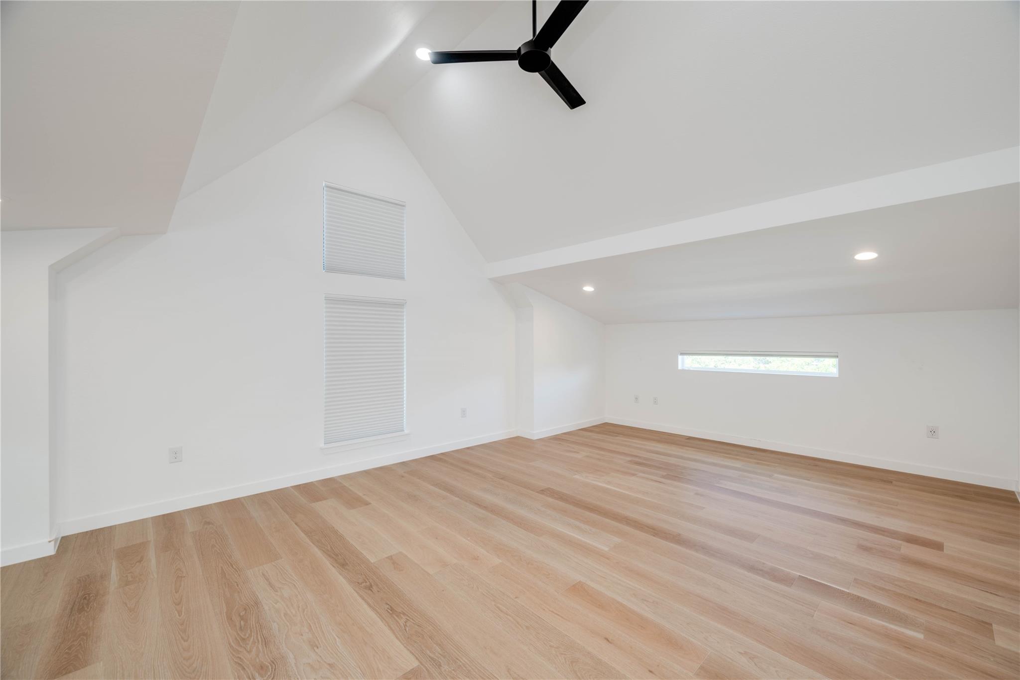 Image 23 of 37 For 1208 Luna St 1