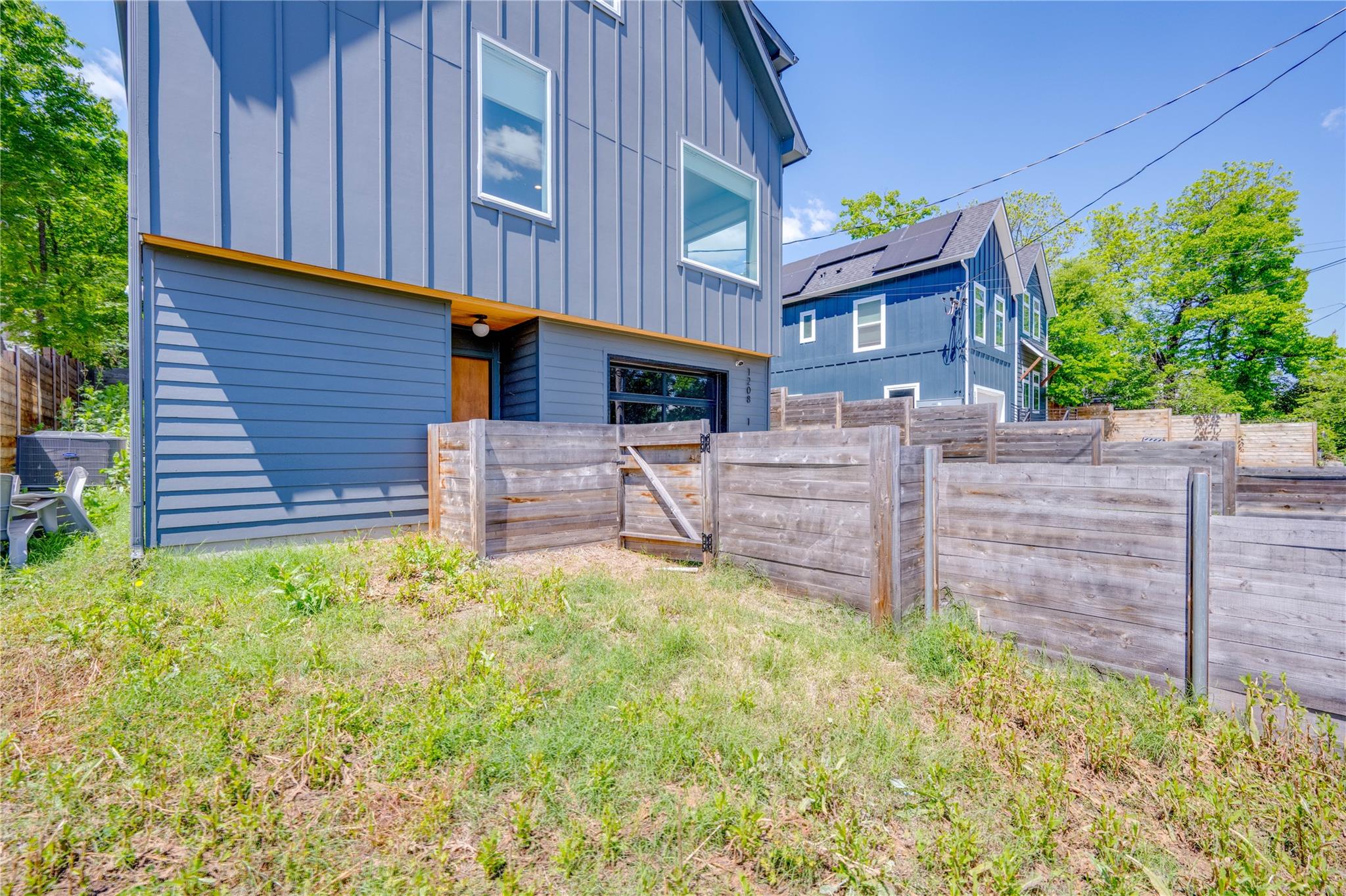 Image 36 of 37 For 1208 Luna St 1