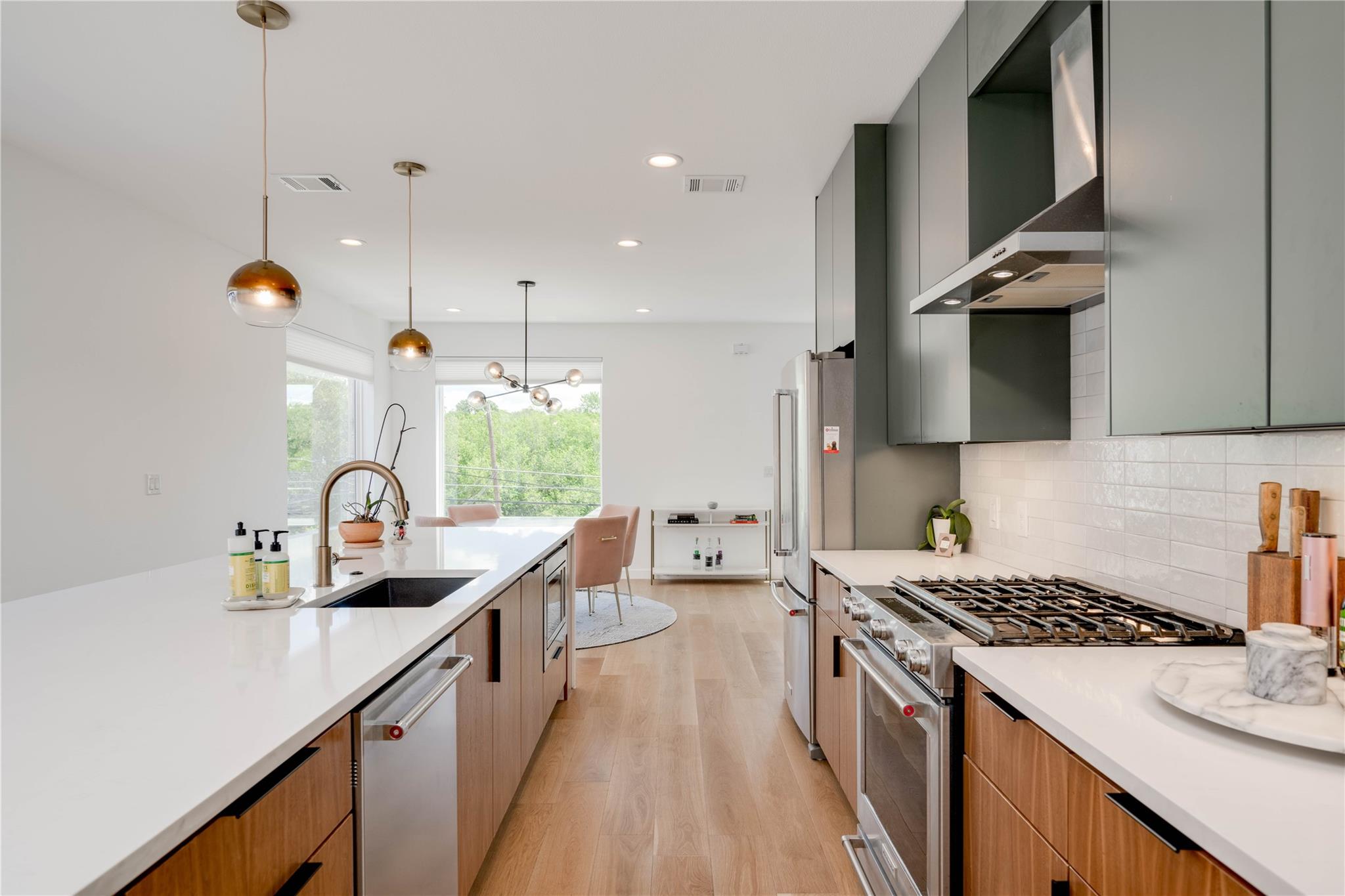 Image 7 of 37 For 1208 Luna St 1