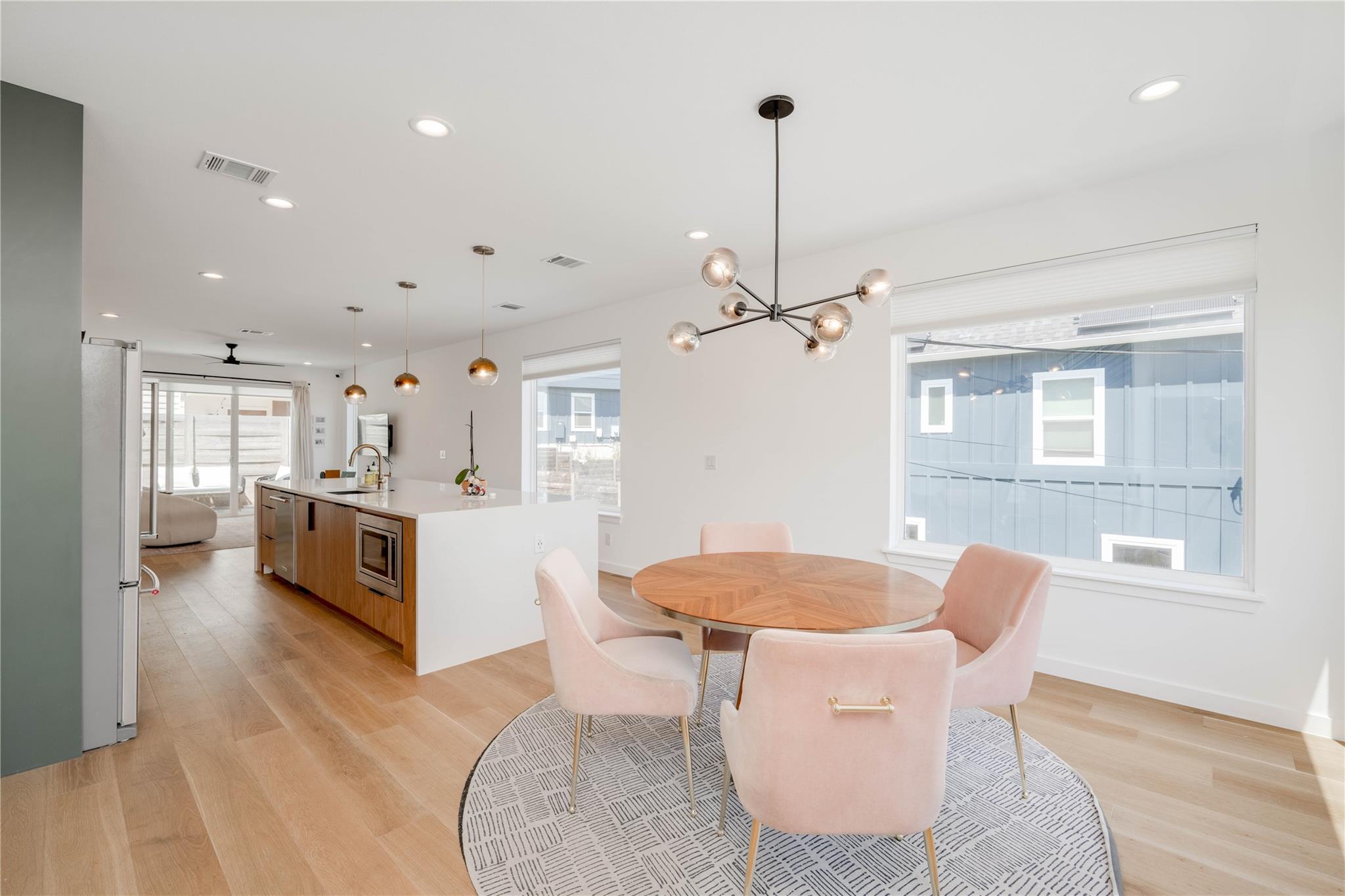 Image 9 of 37 For 1208 Luna St 1