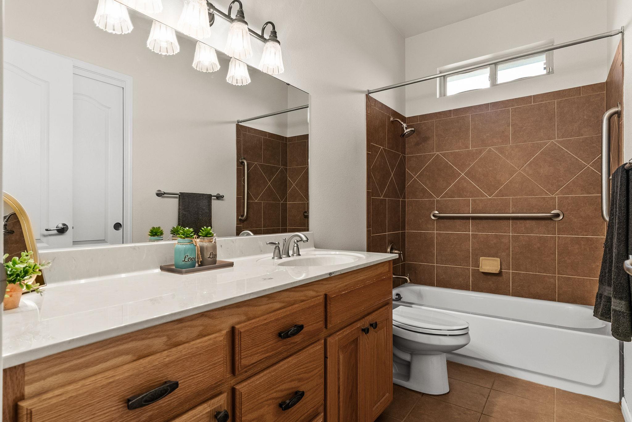 Image 30 of 38 For 2800 Lomas Rodando Calzada Rd