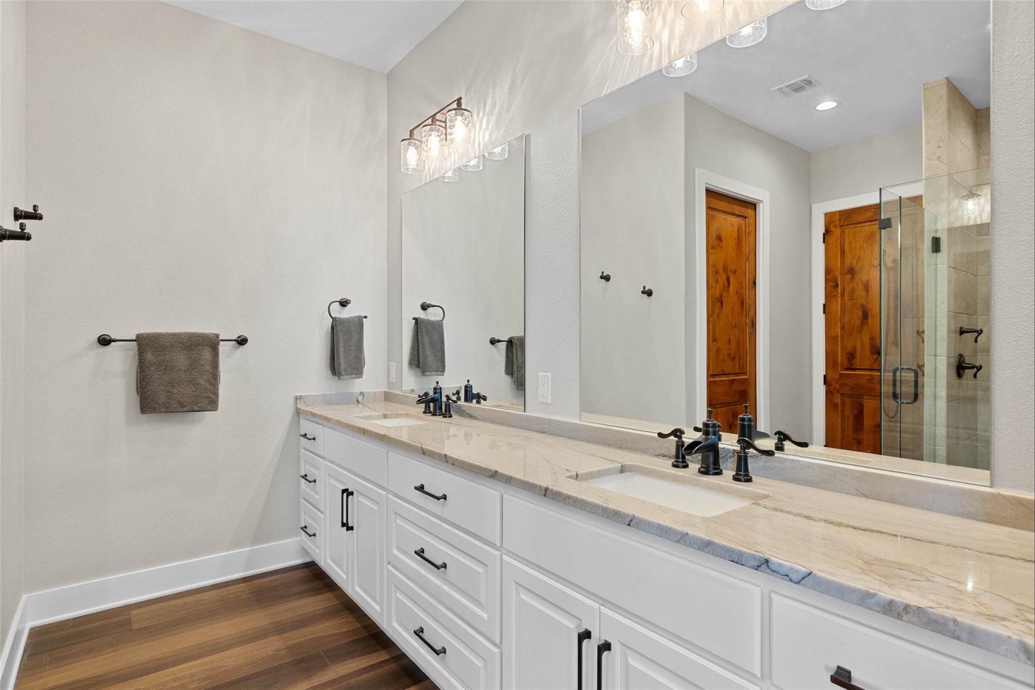 Image 25 of 40 For 234 Elk Run Cv