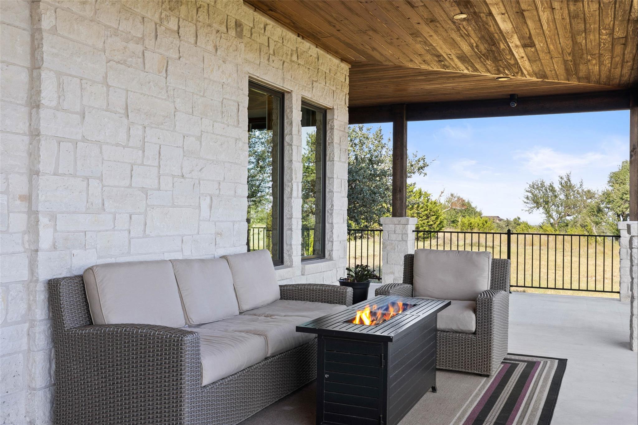 Image 31 of 40 For 234 Elk Run Cv