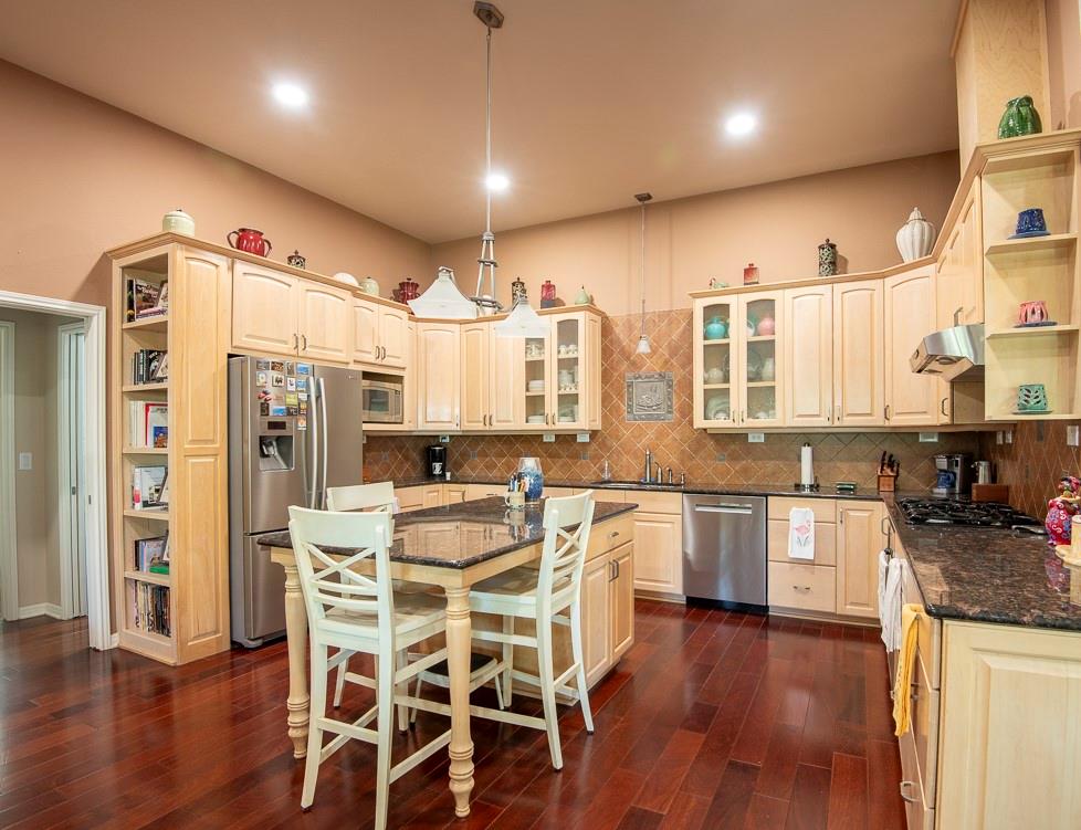 Image 30 of 40 For 2263 Stratford Grace