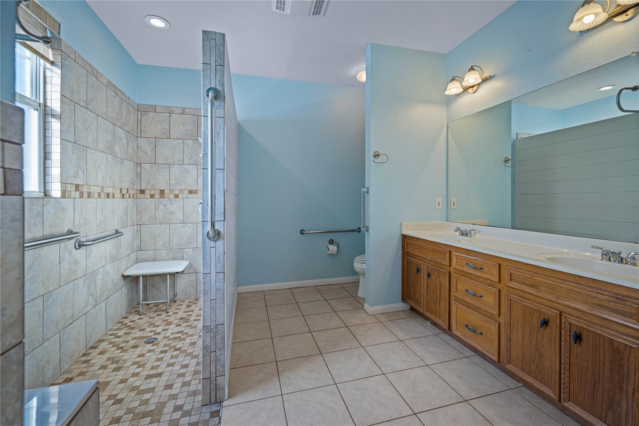Image 25 of 38 For 515 Jo Lynn Ln