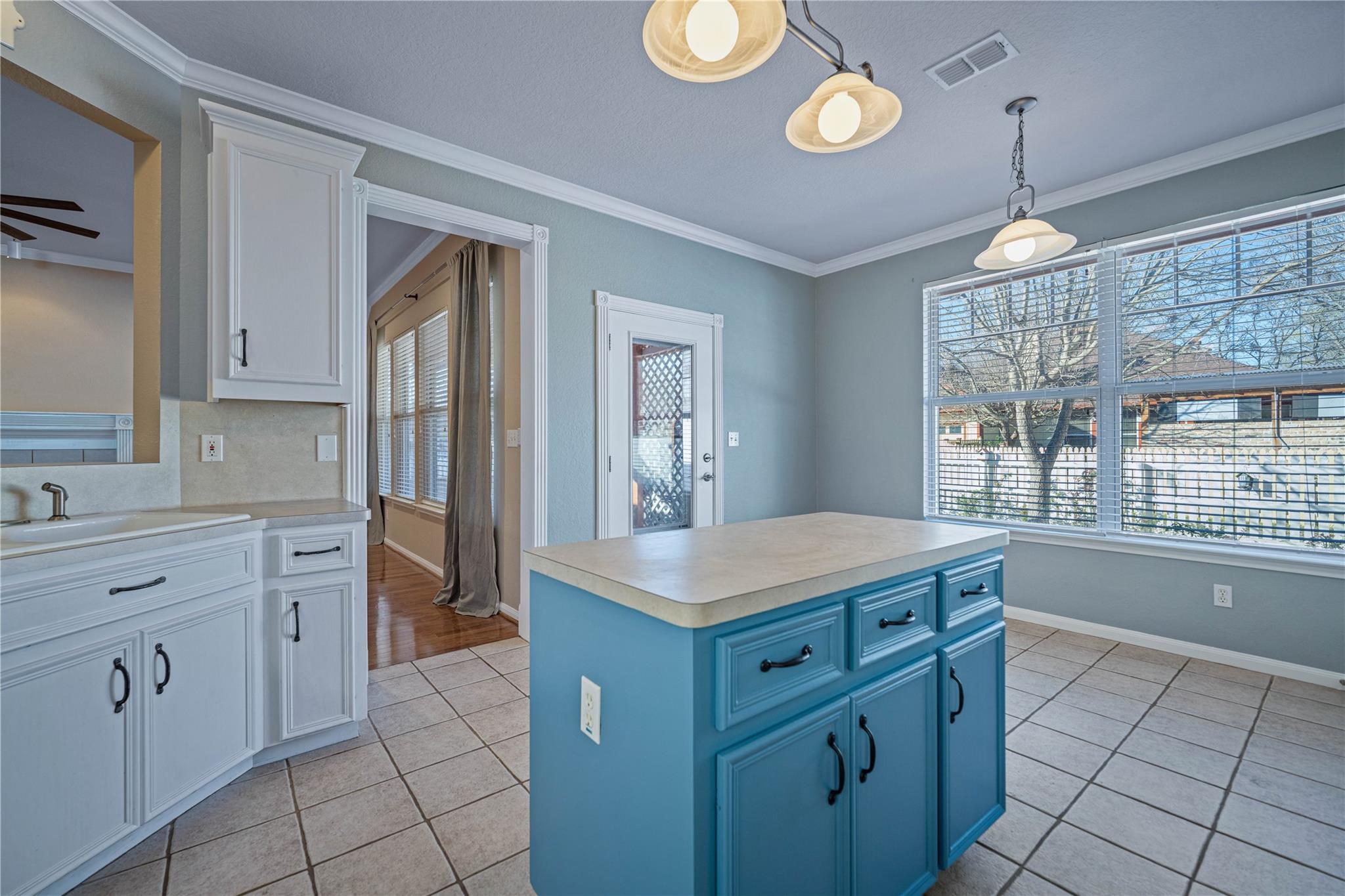 Image 32 of 38 For 515 Jo Lynn Ln