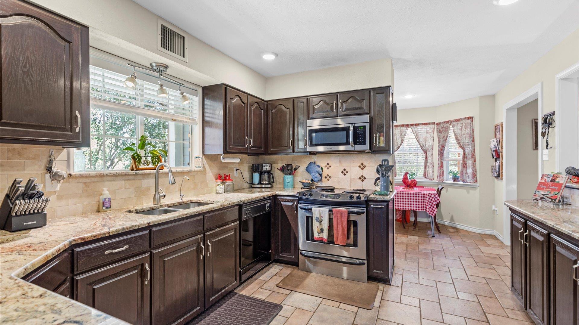 Image 11 of 33 For 689 Abels Way