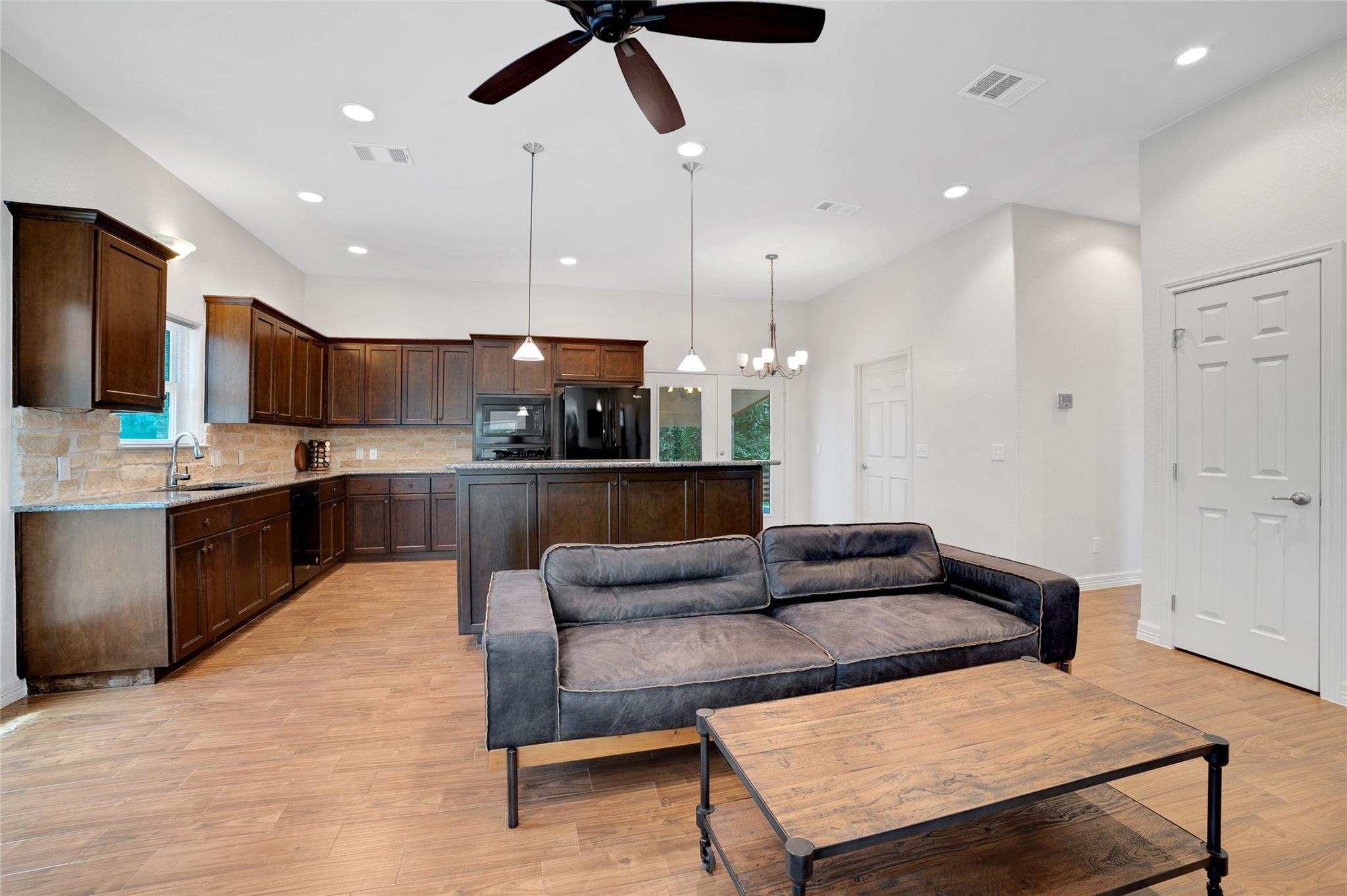 Image 15 of 39 For 520 Double Eagle Ranch Dr