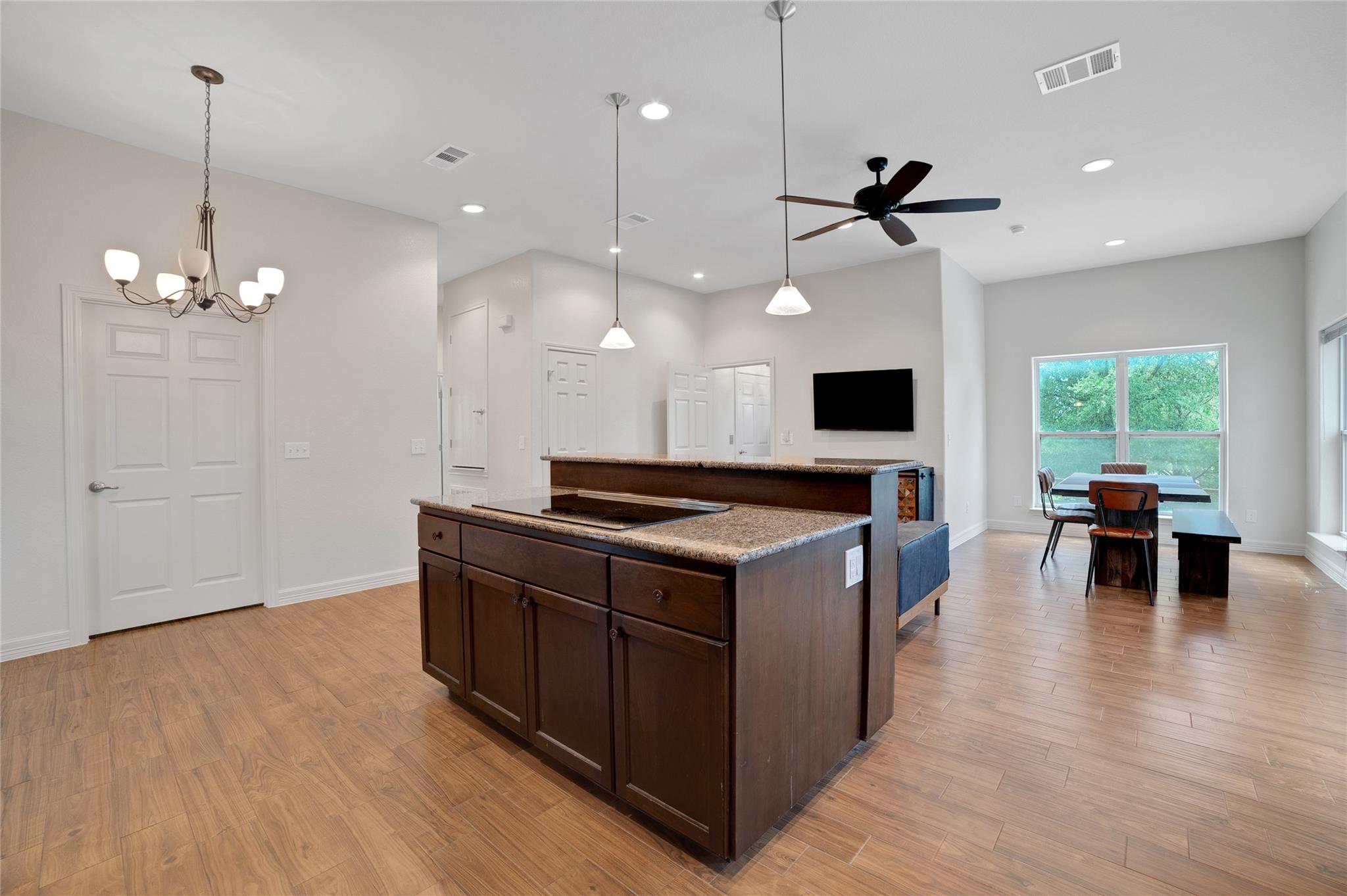 Image 17 of 39 For 520 Double Eagle Ranch Dr