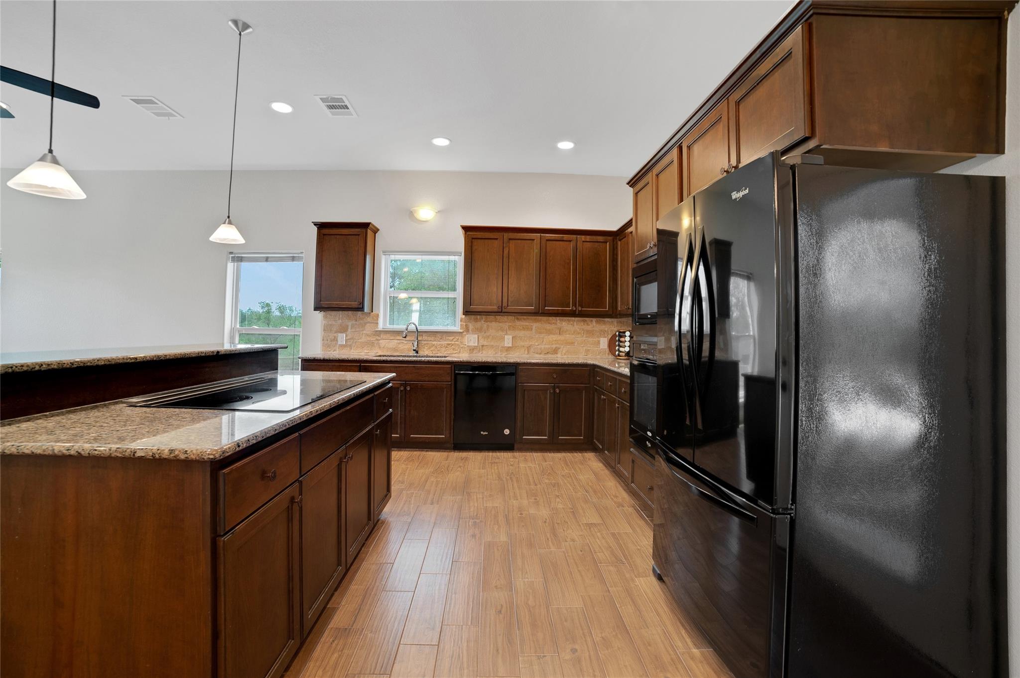 Image 19 of 39 For 520 Double Eagle Ranch Dr