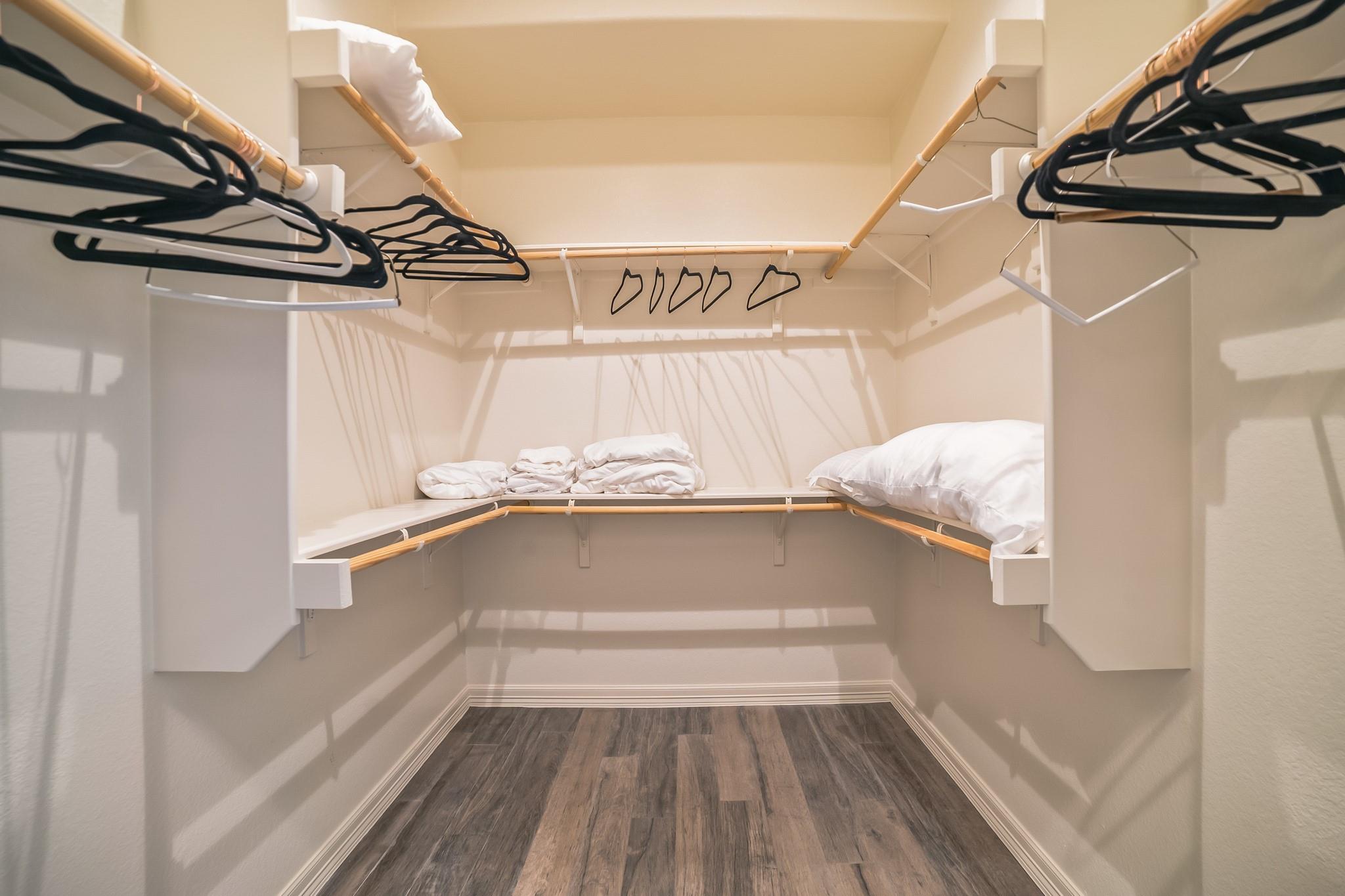 Image 26 of 39 For 520 Double Eagle Ranch Dr