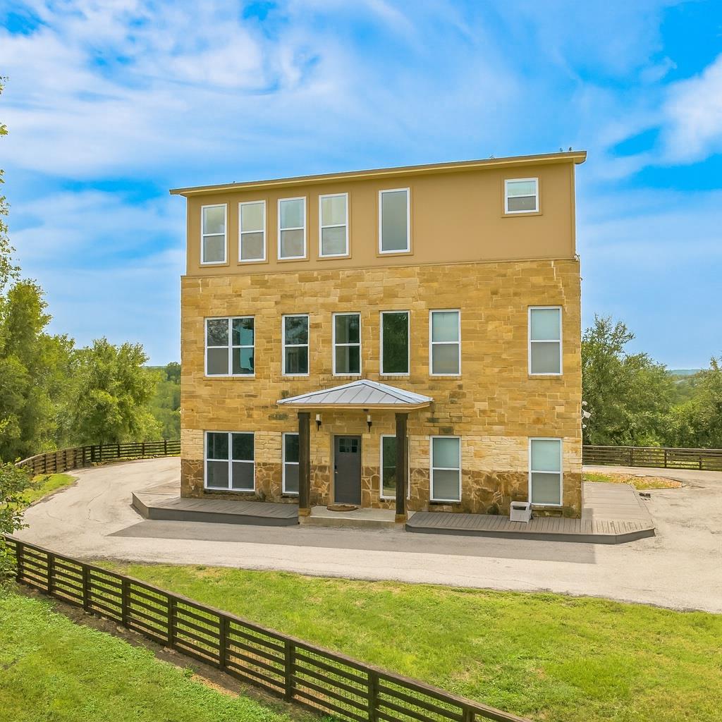 Image 7 of 39 For 520 Double Eagle Ranch Dr