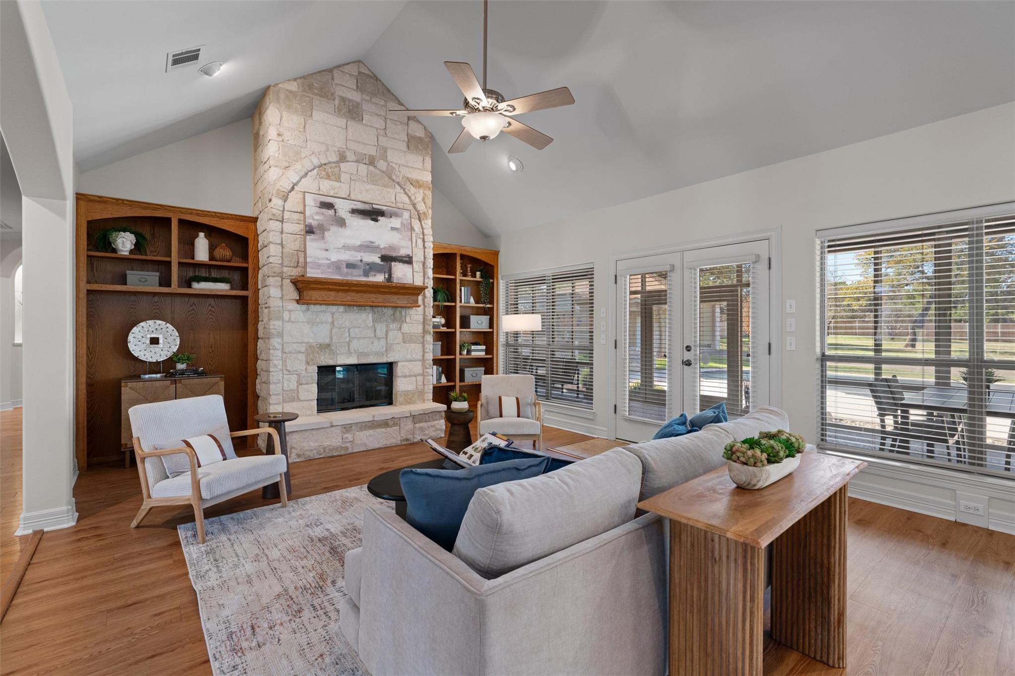 Image 12 of 40 For 130 Richards Dr