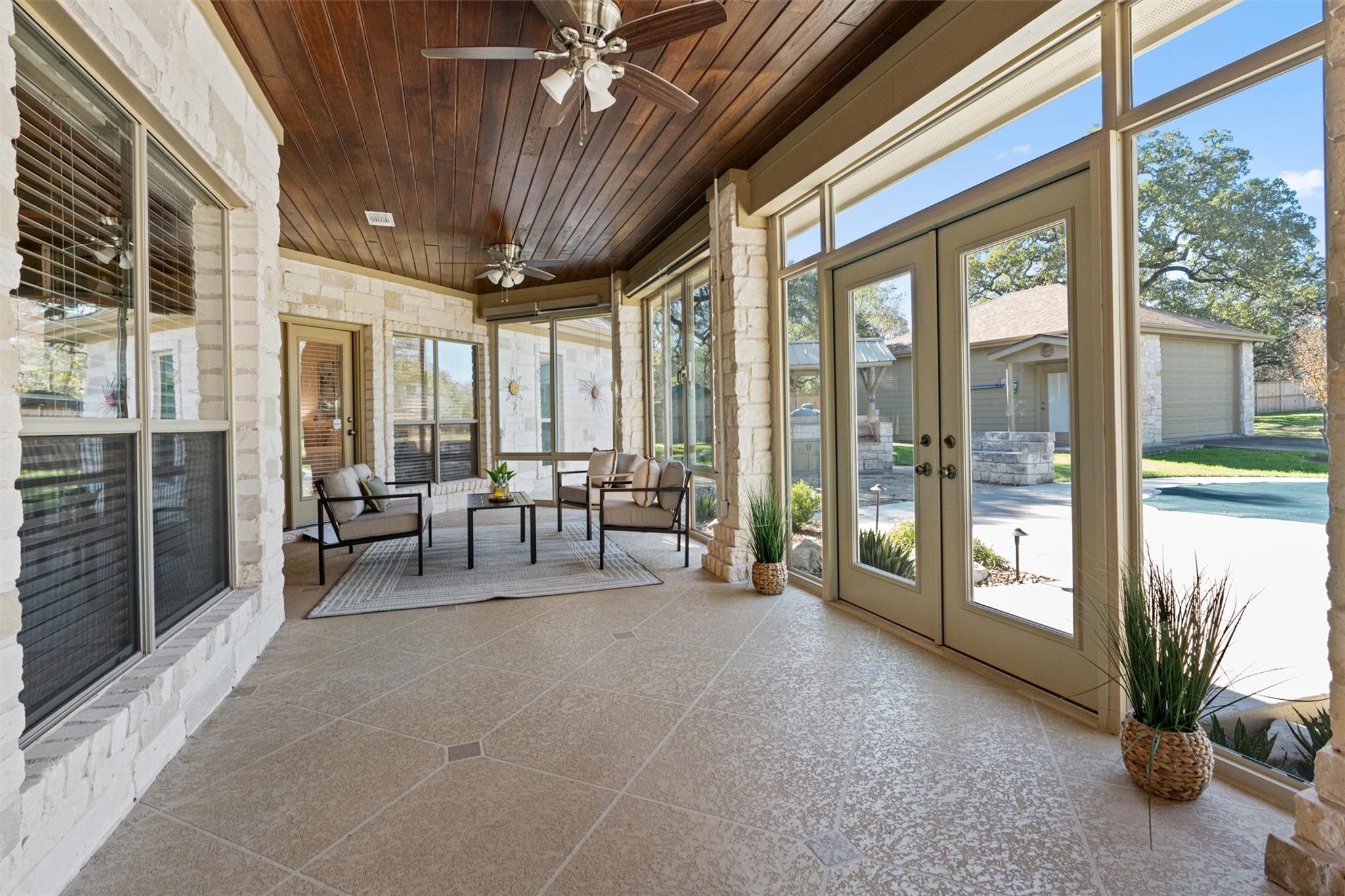 Image 13 of 40 For 130 Richards Dr