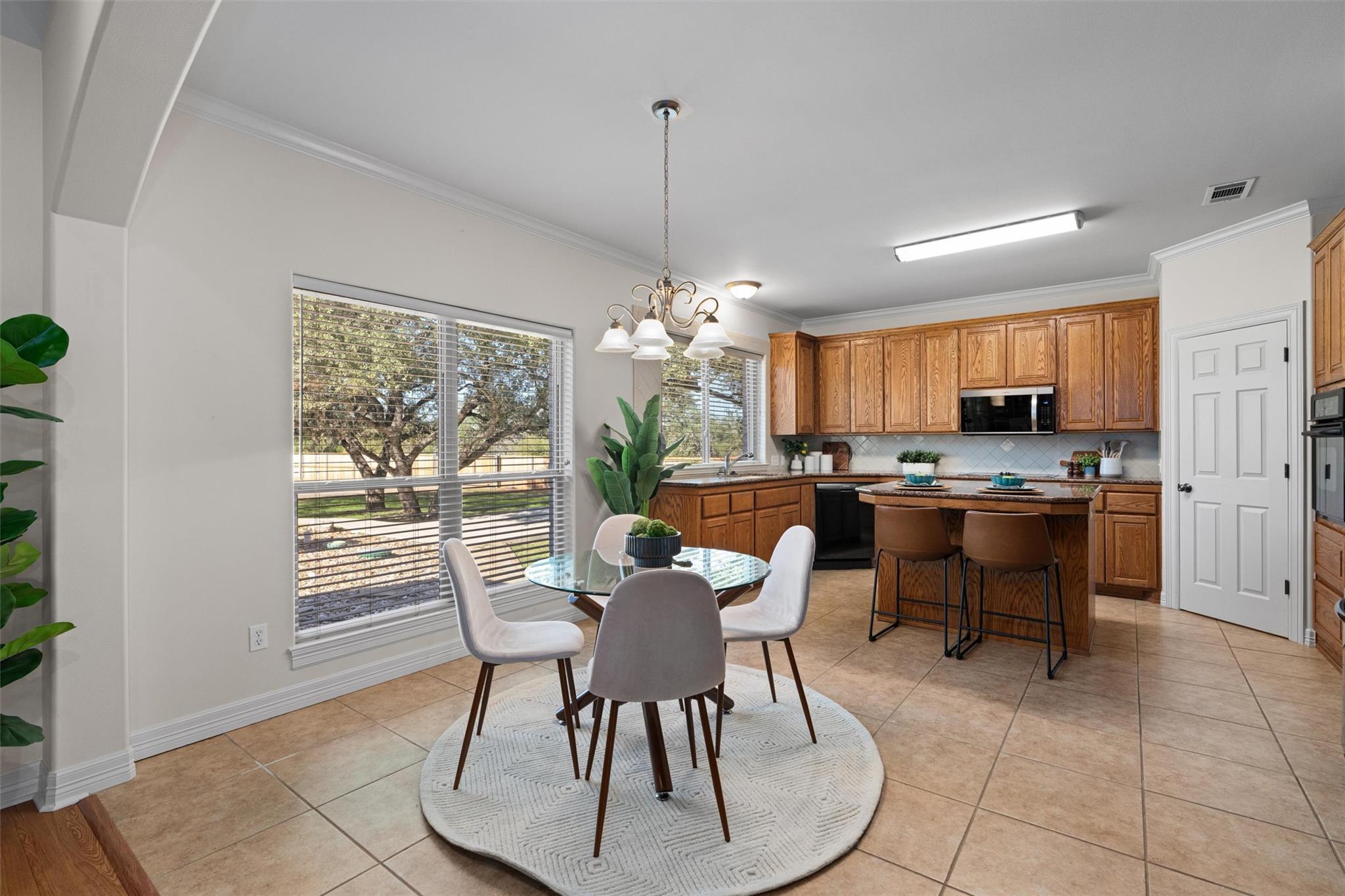 Image 16 of 40 For 130 Richards Dr