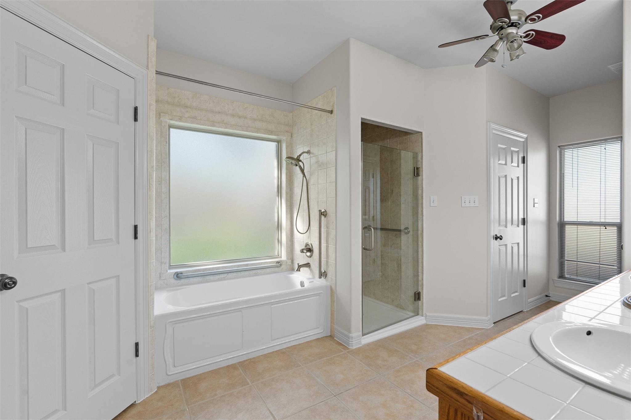 Image 23 of 40 For 130 Richards Dr