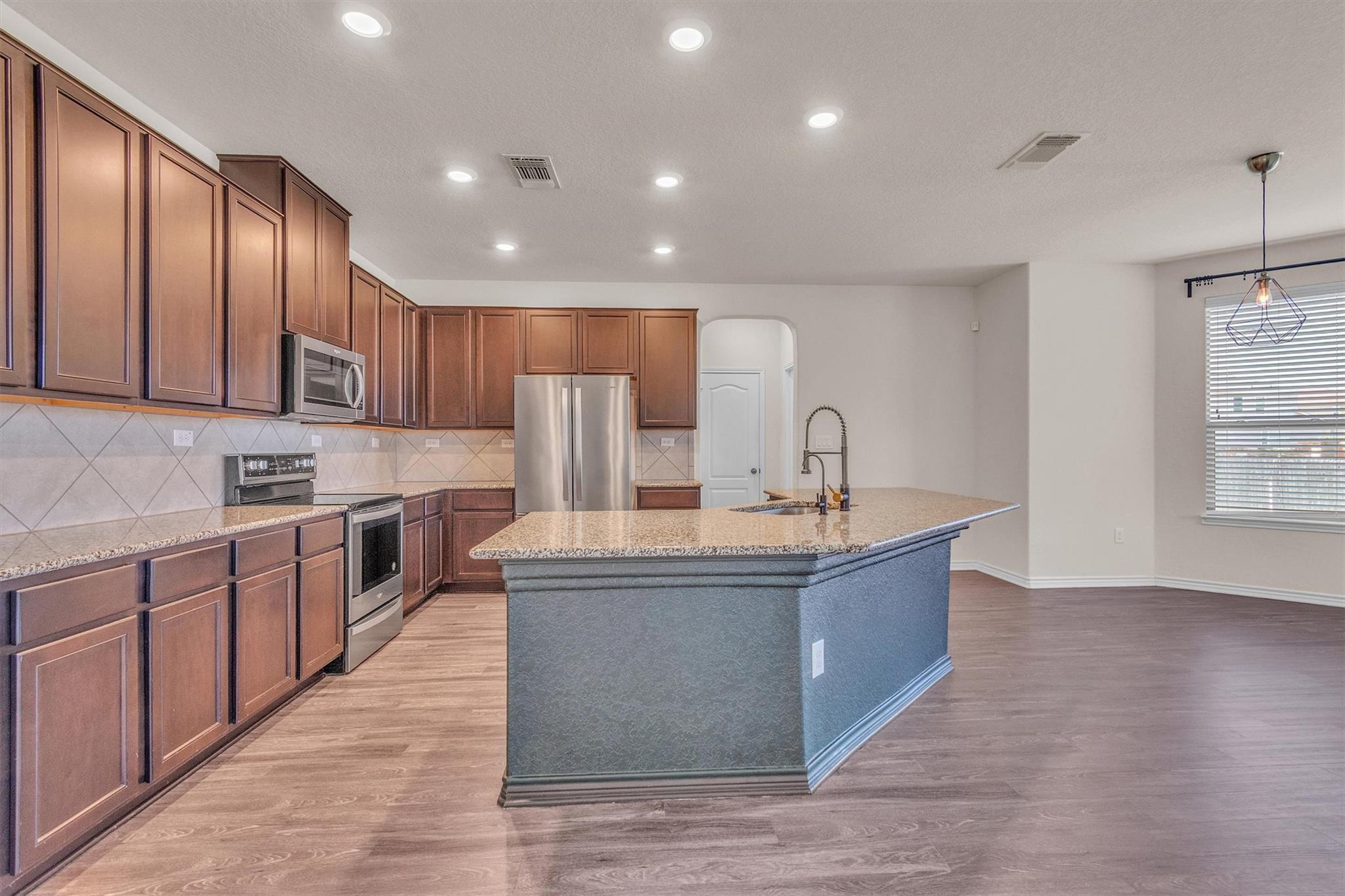 Image 15 of 35 For 3894 Bentwood Way