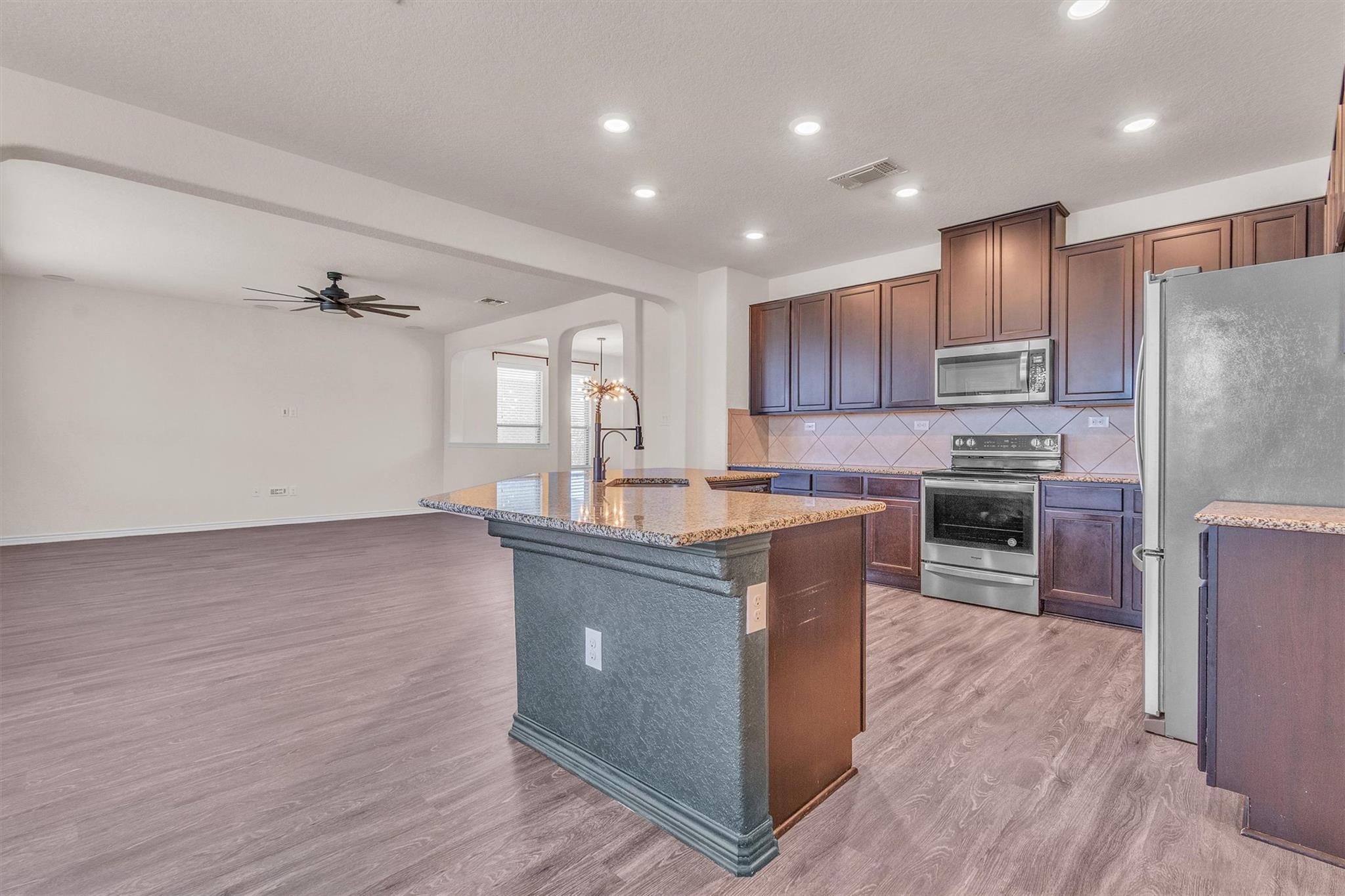 Image 16 of 35 For 3894 Bentwood Way