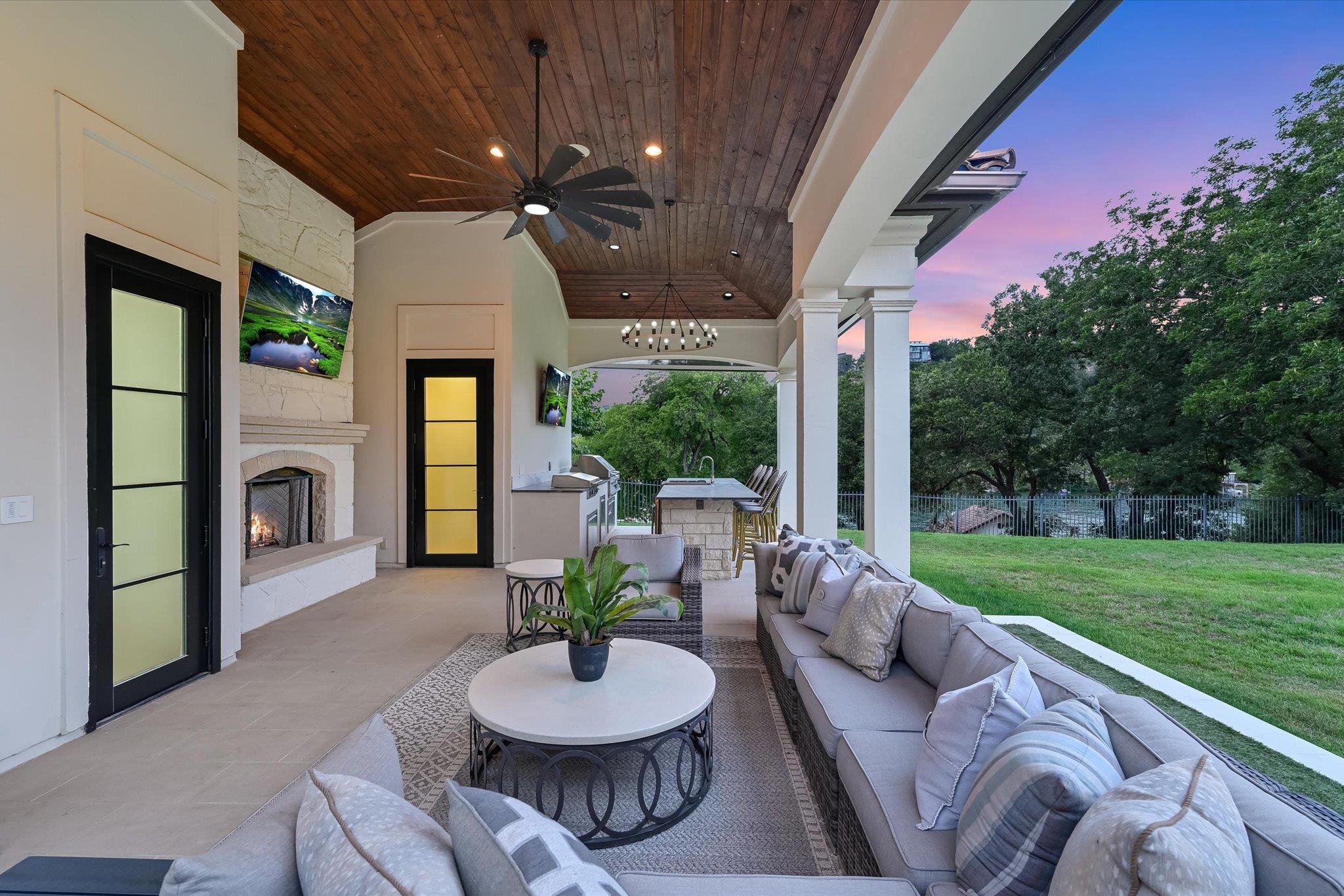 Image 33 of 40 For 14132 Flat Top Ranch Rd