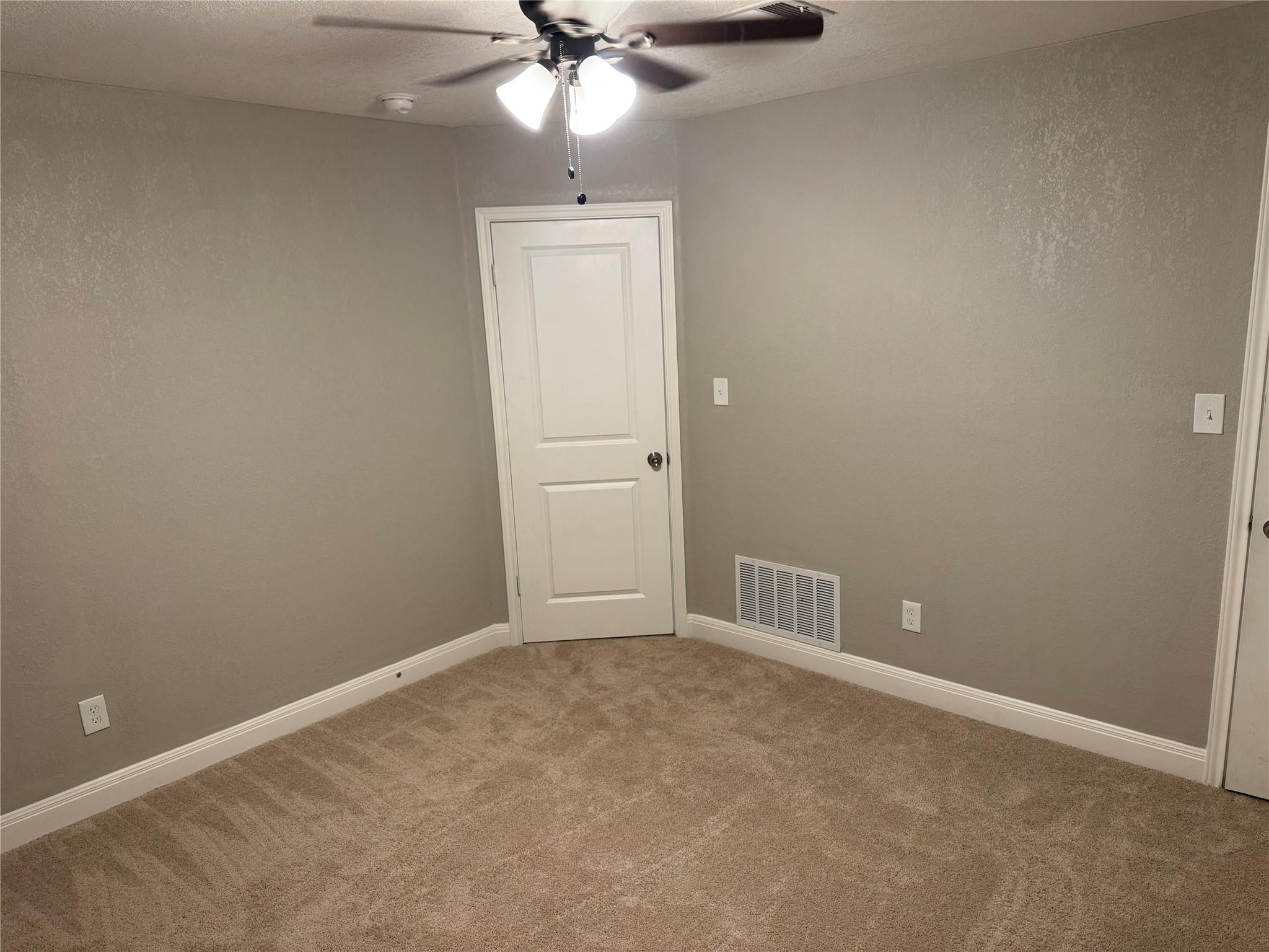 Image 10 of 40 For 3000 Ridgemont Ln