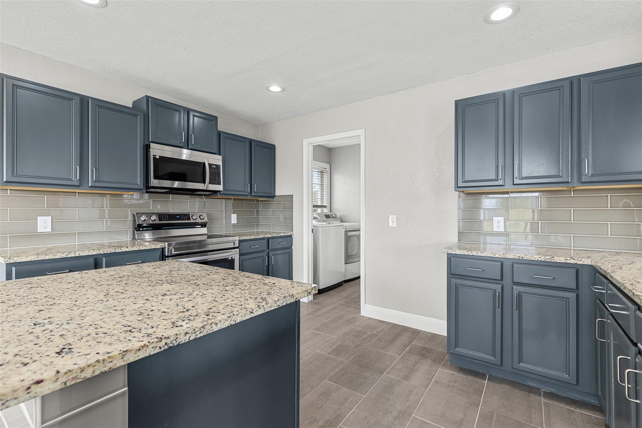 Image 27 of 40 For 3000 Ridgemont Ln