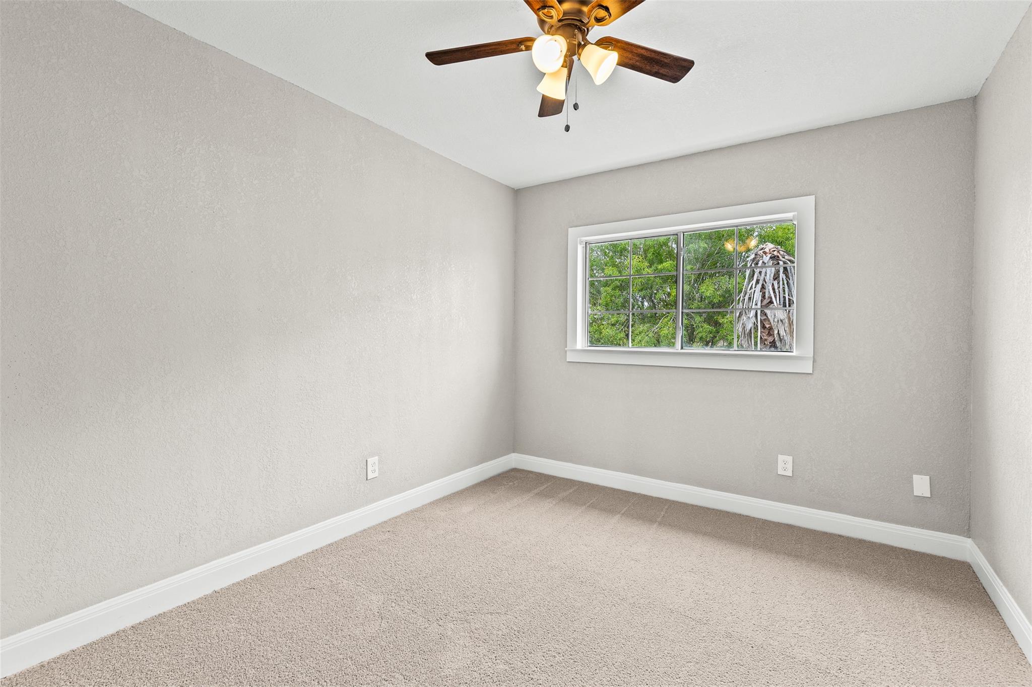 Image 32 of 40 For 3000 Ridgemont Ln