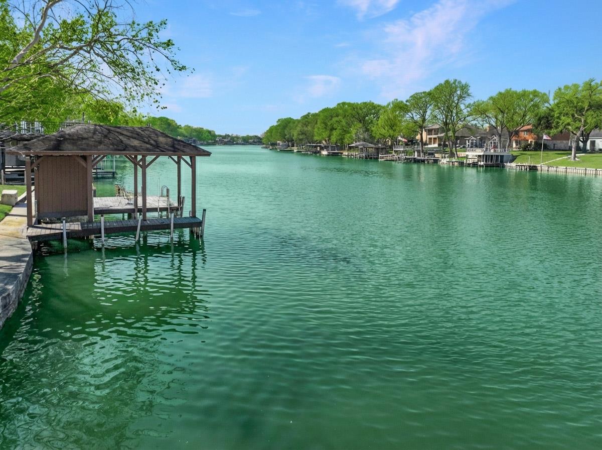 Image 2 of 38 For 232 Laguna Rio