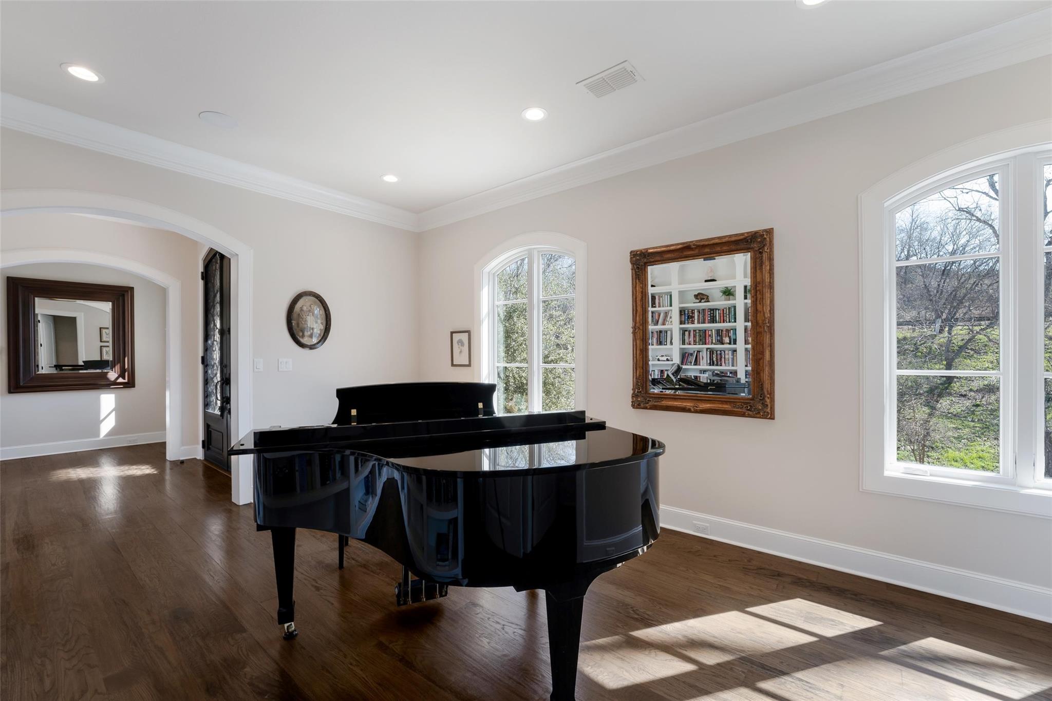 Image 20 of 38 For 232 Laguna Rio