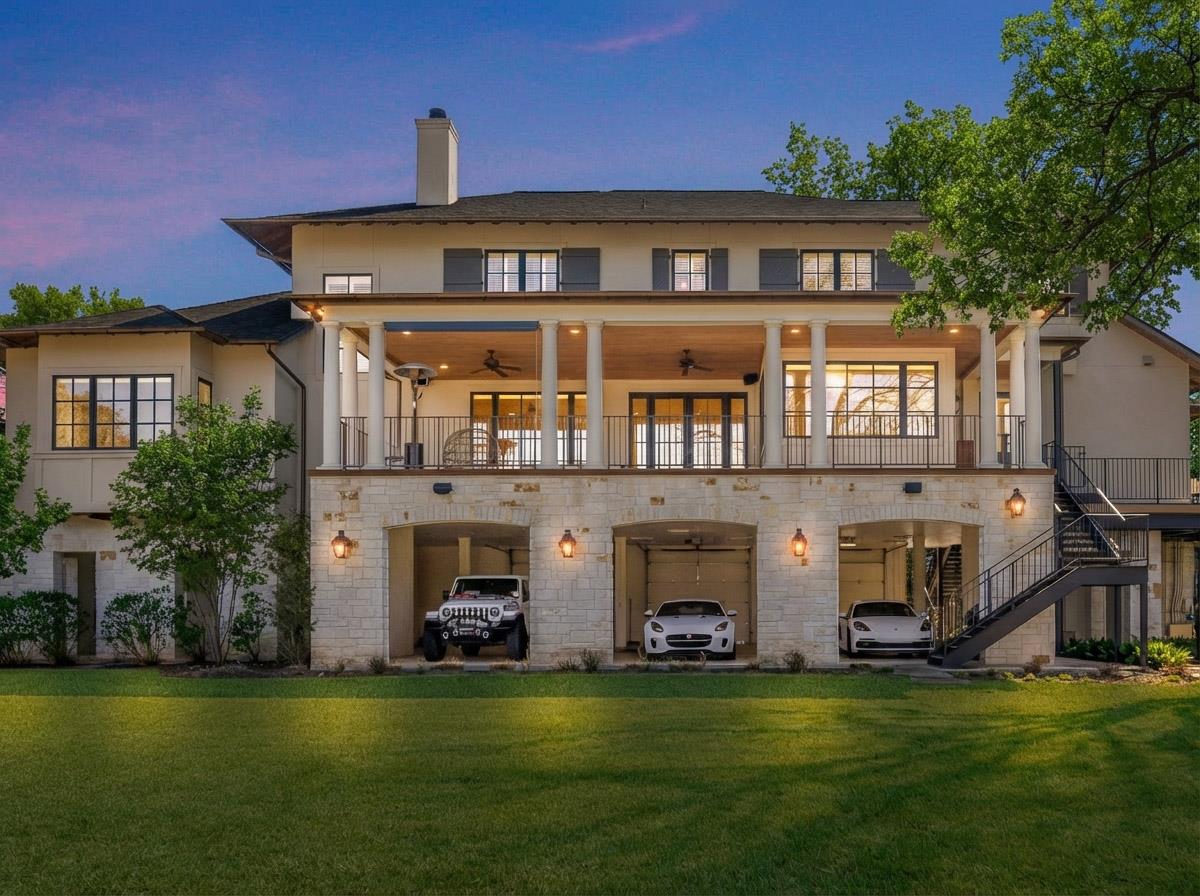 Image 4 of 38 For 232 Laguna Rio